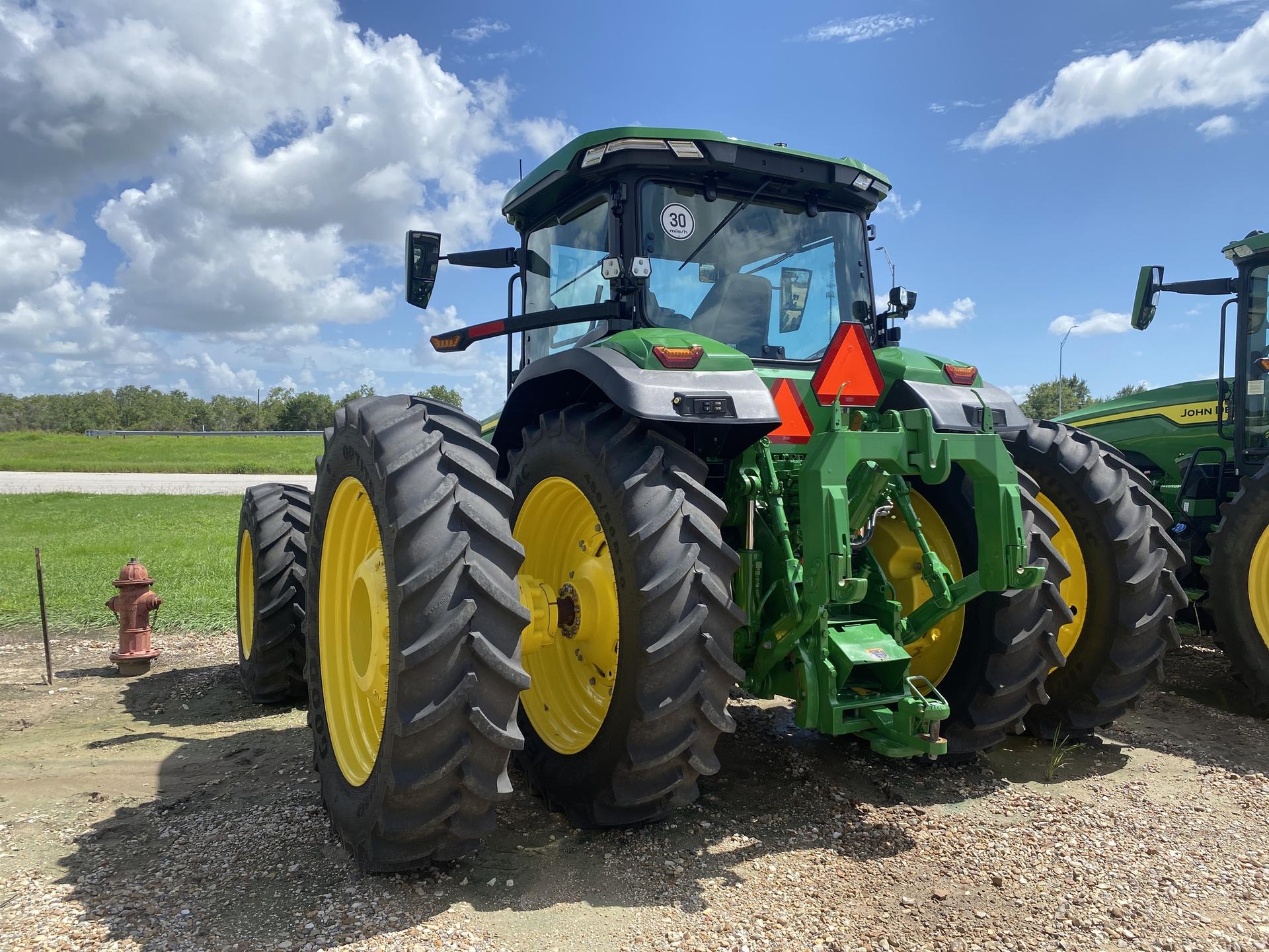 2023 John Deere 8R 370