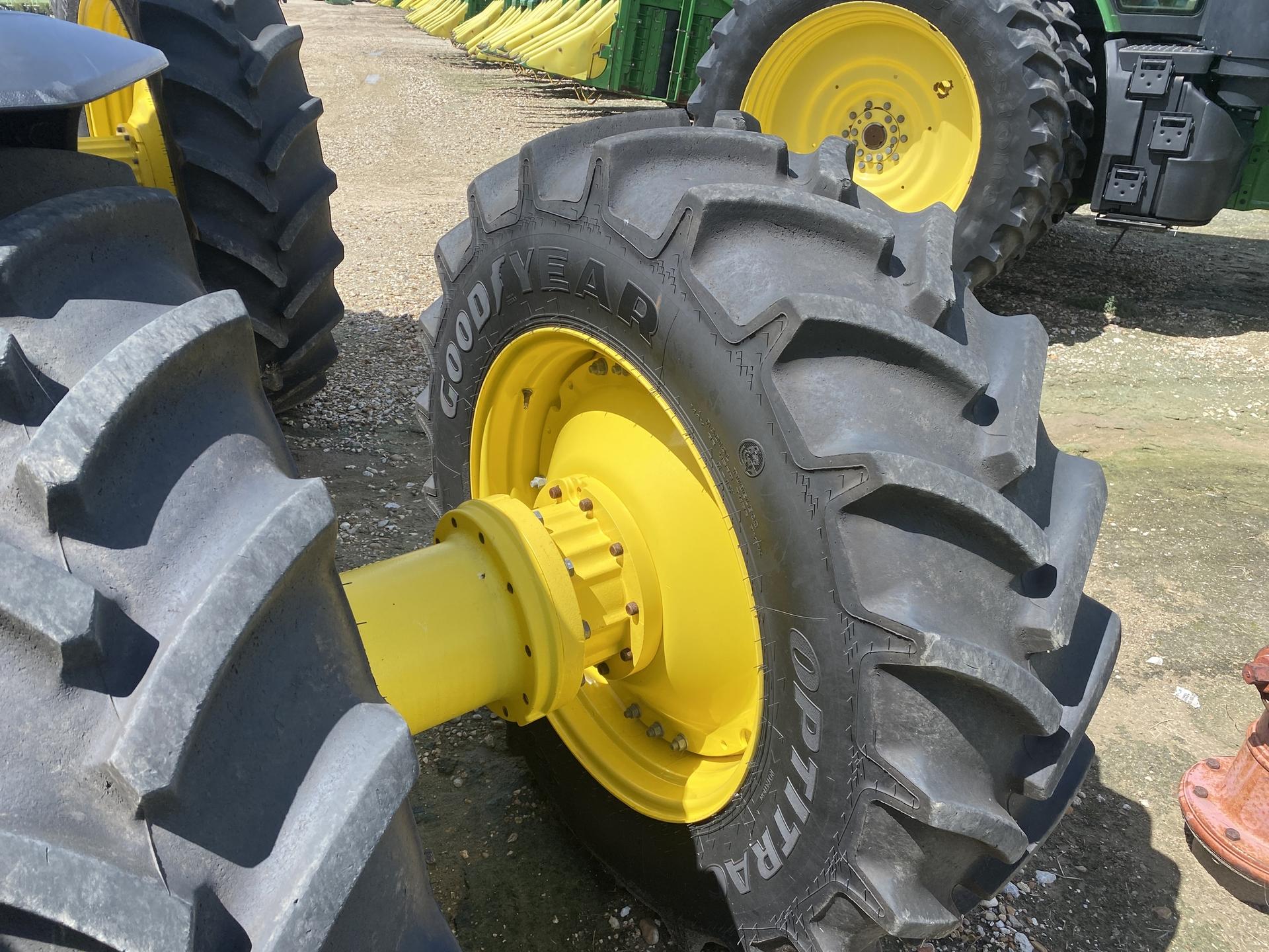 2023 John Deere 8R 370