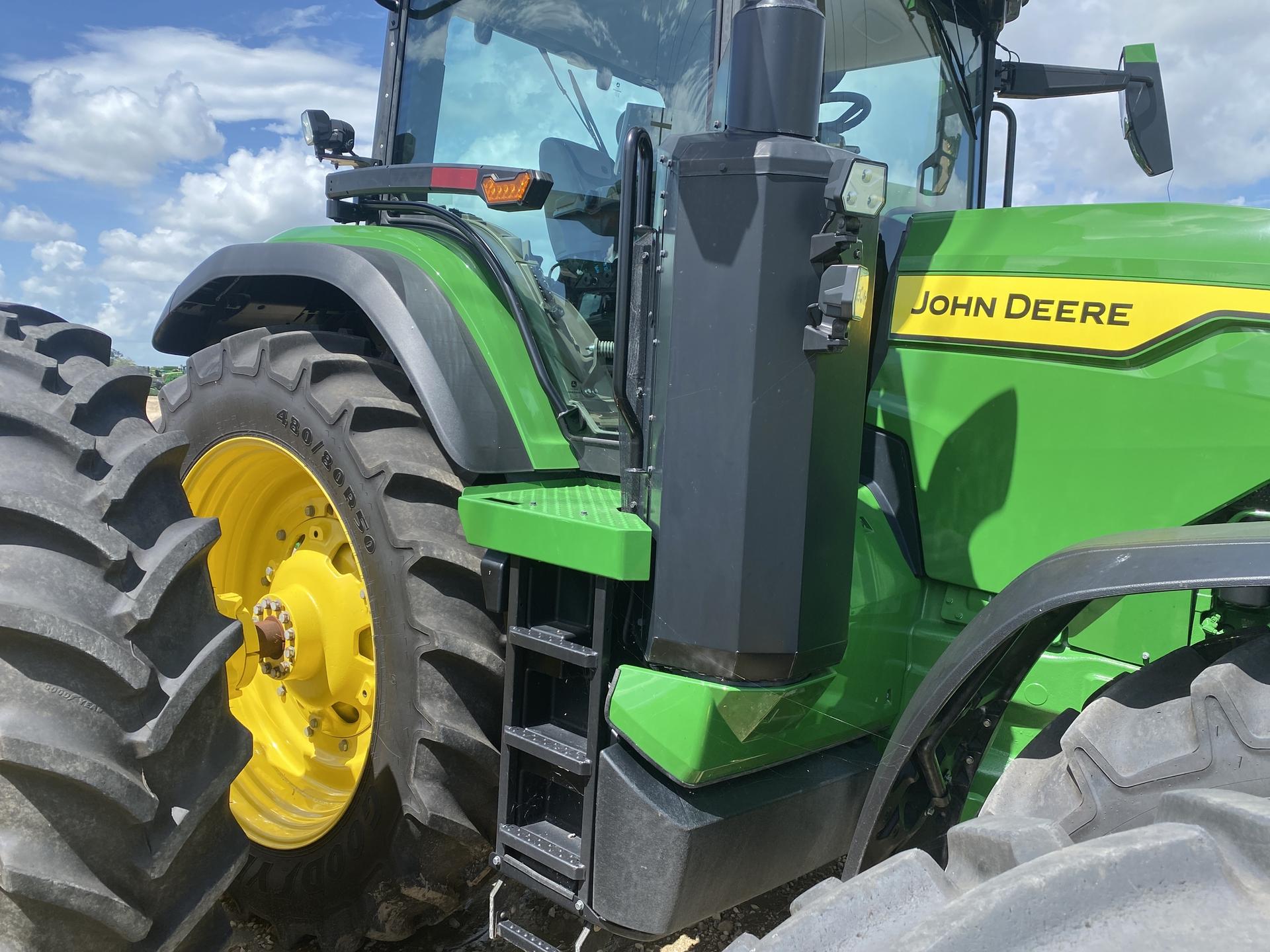 2023 John Deere 8R 370