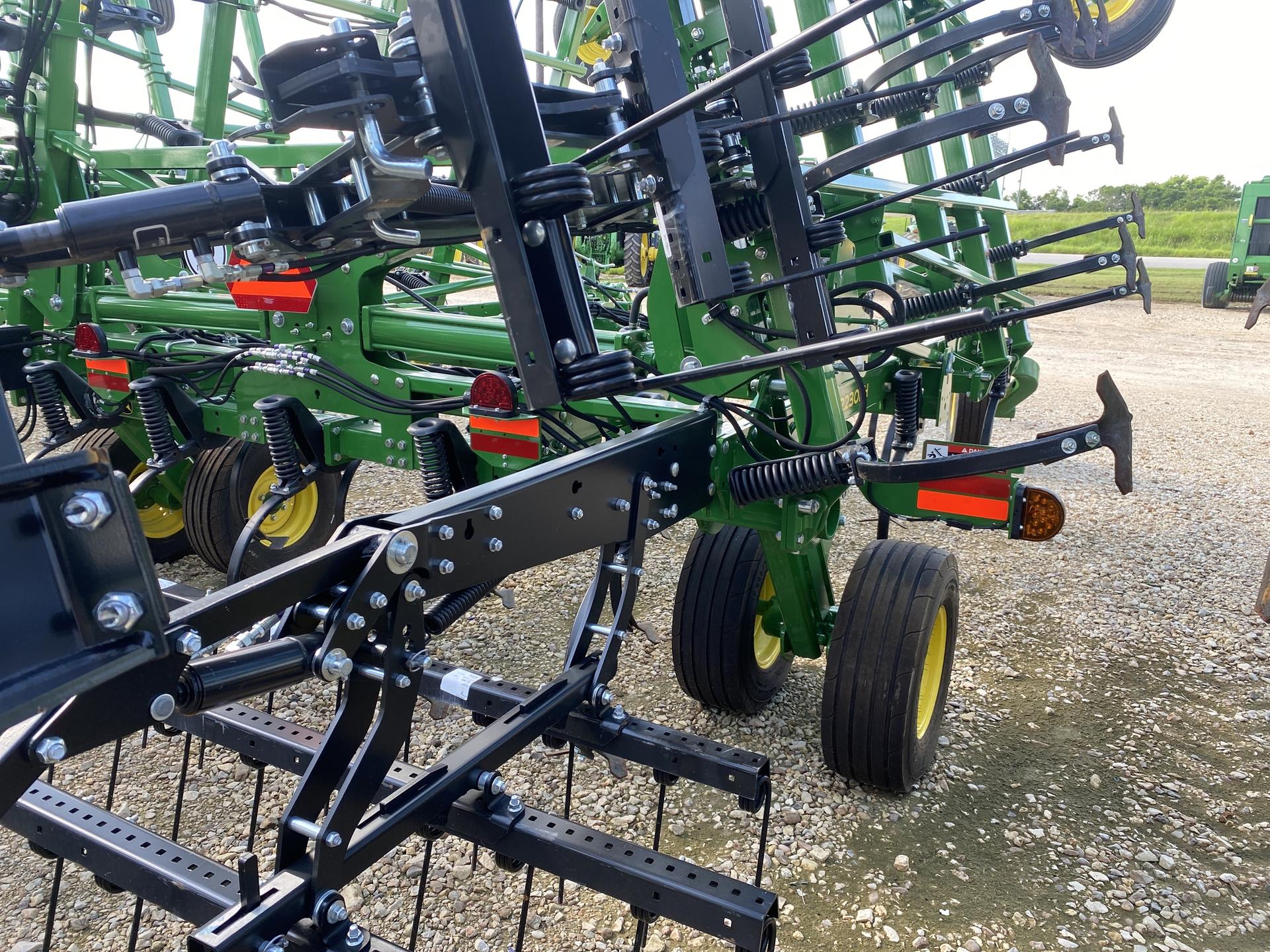 2023 John Deere 2230