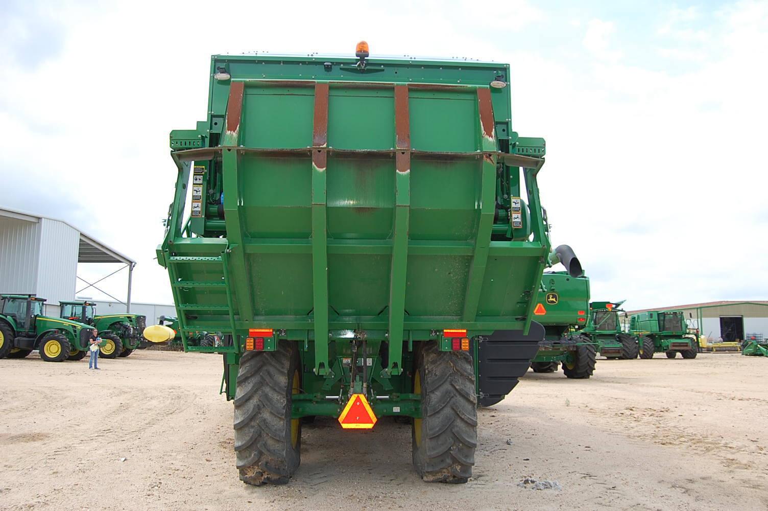 2021 John Deere CP690