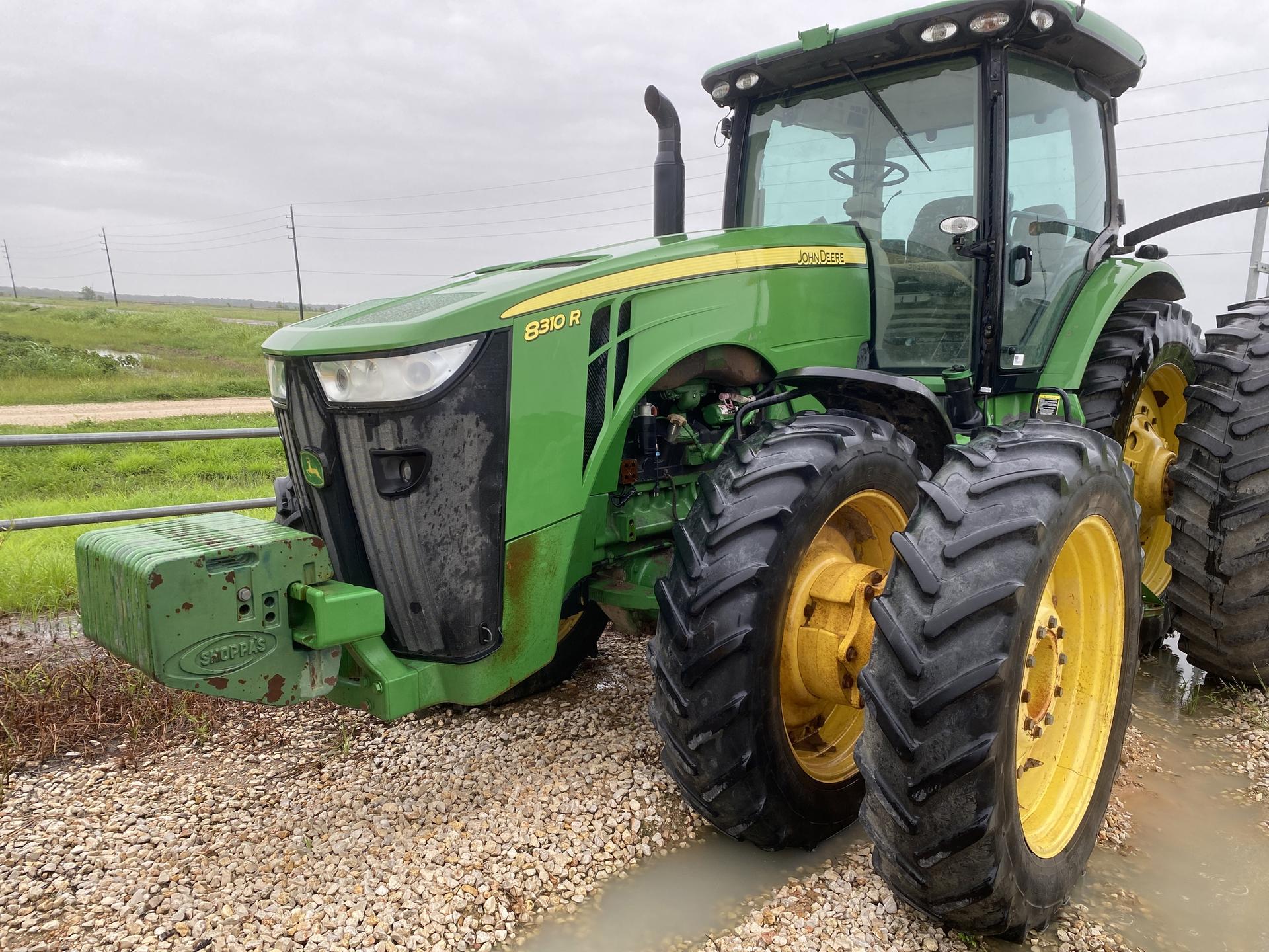 2011 John Deere 8310R