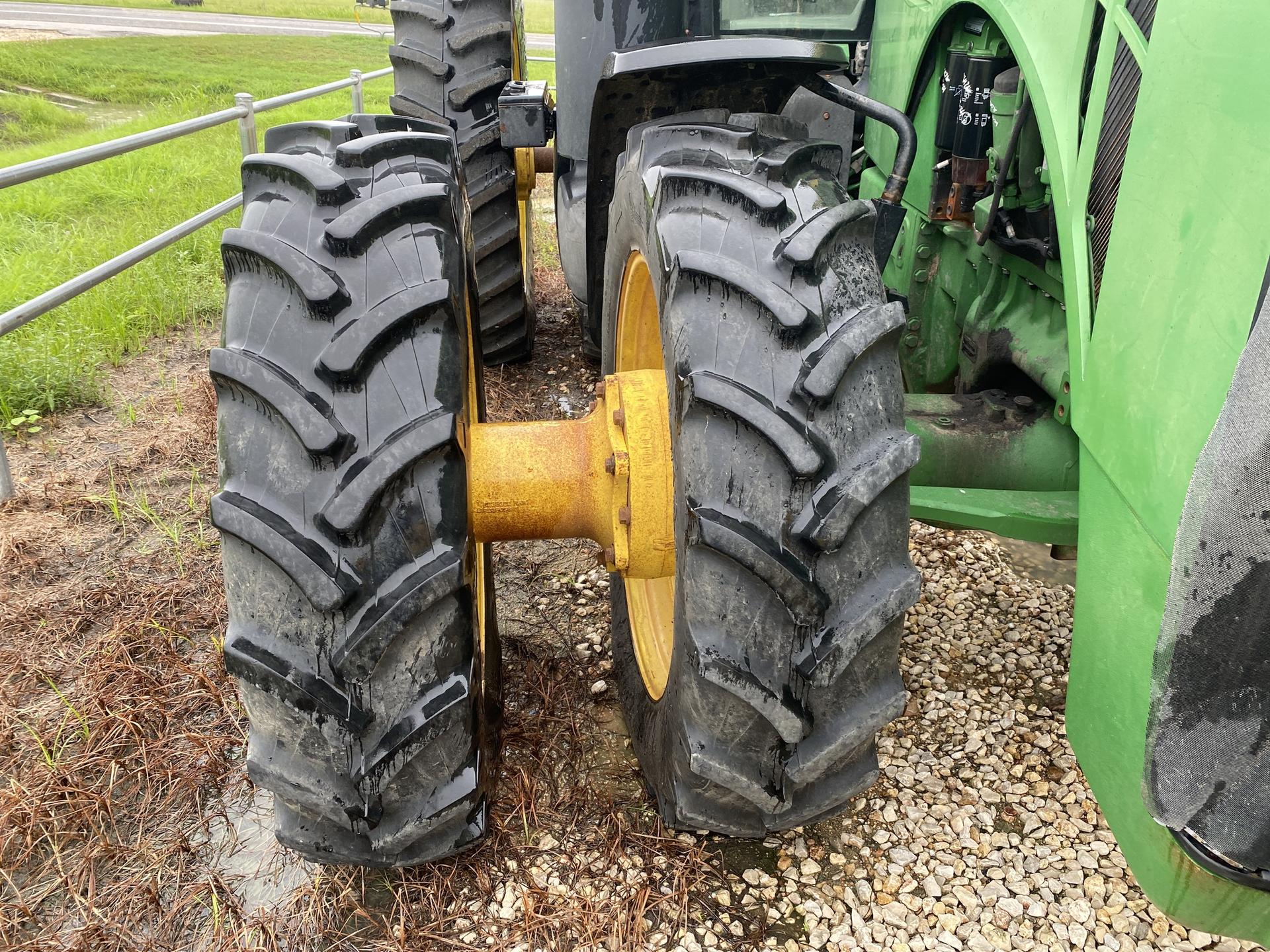 2011 John Deere 8310R