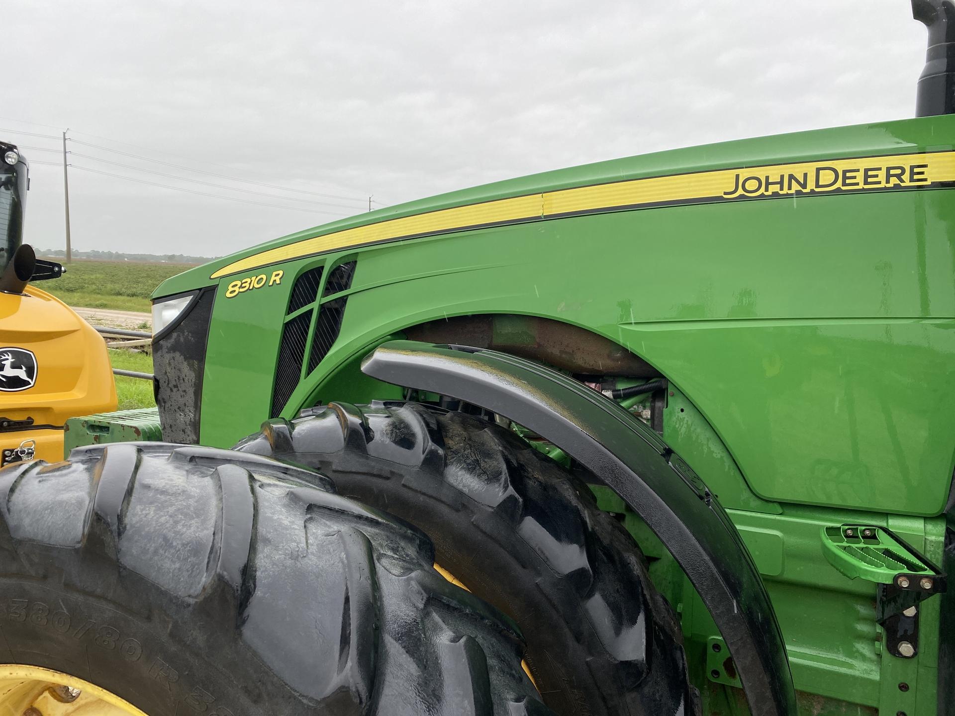 2011 John Deere 8310R