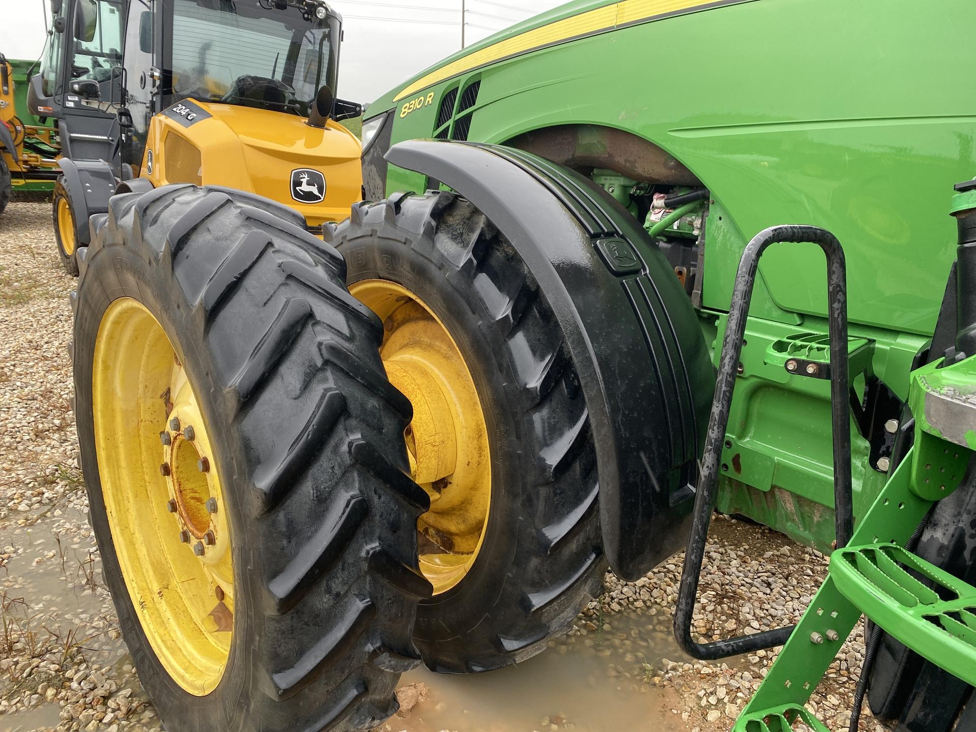 2011 John Deere 8310R