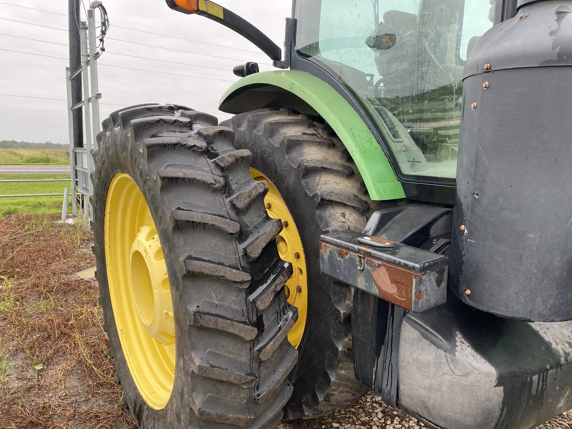 2011 John Deere 8310R