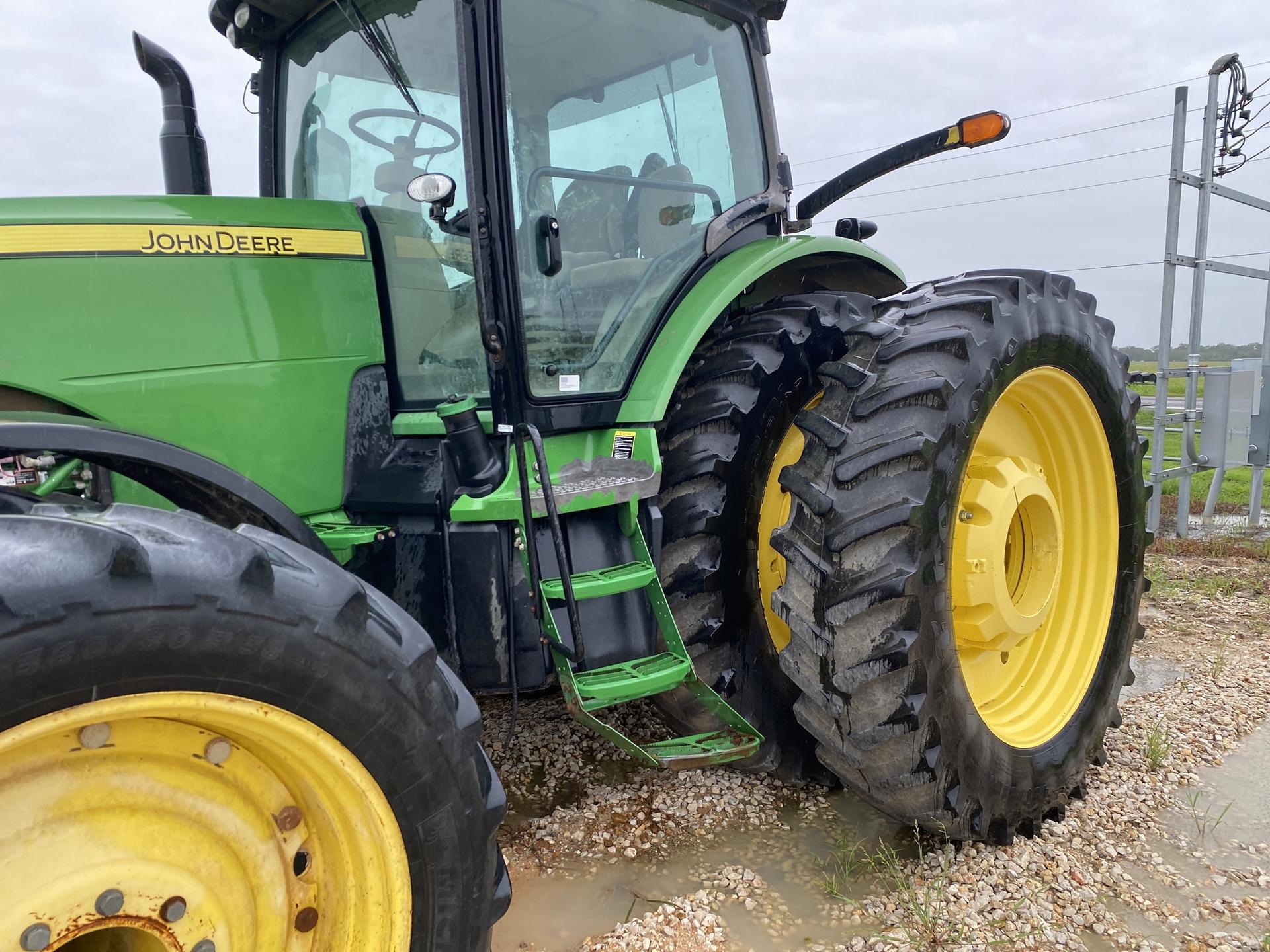 2011 John Deere 8310R