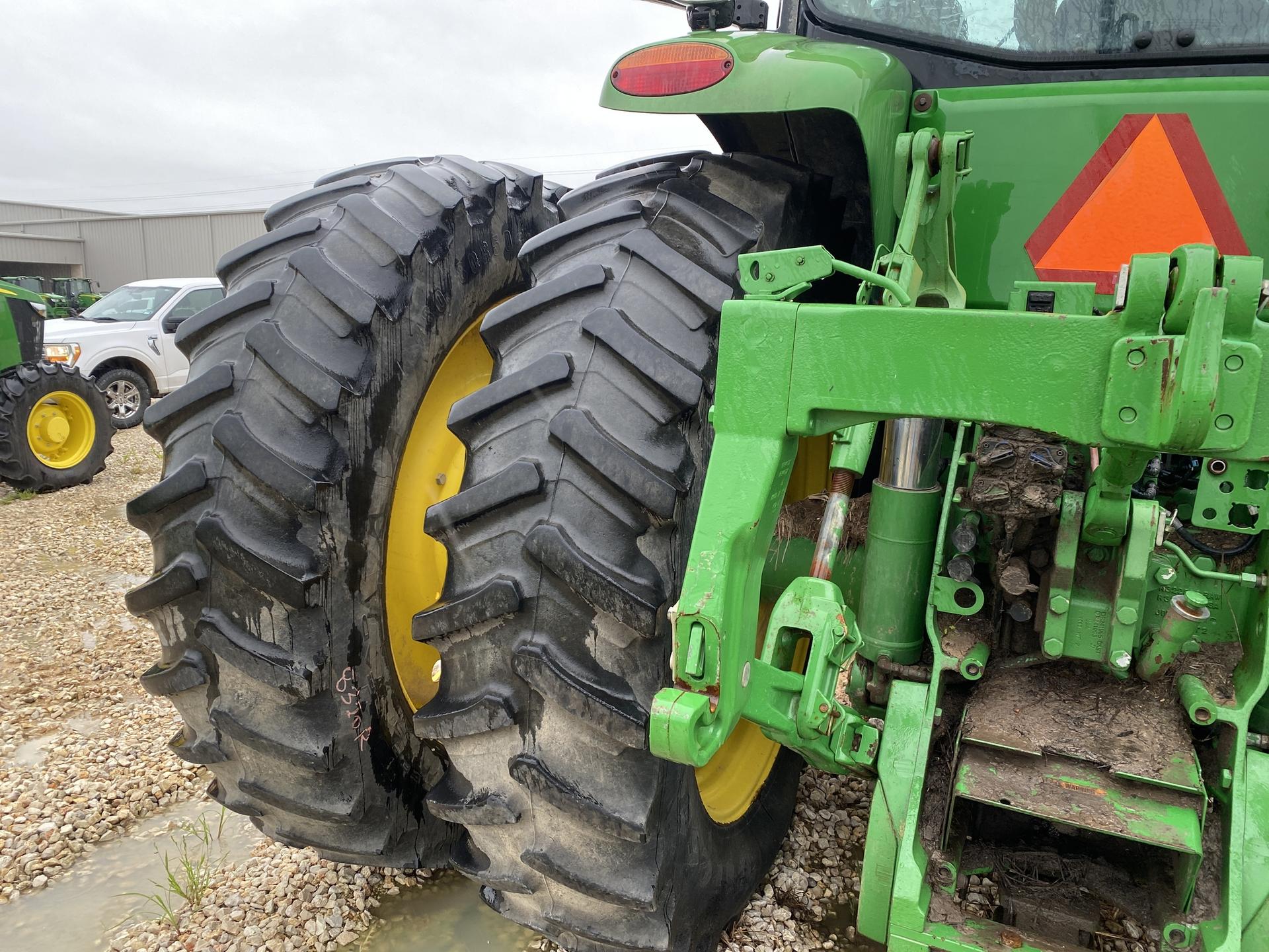 2011 John Deere 8310R