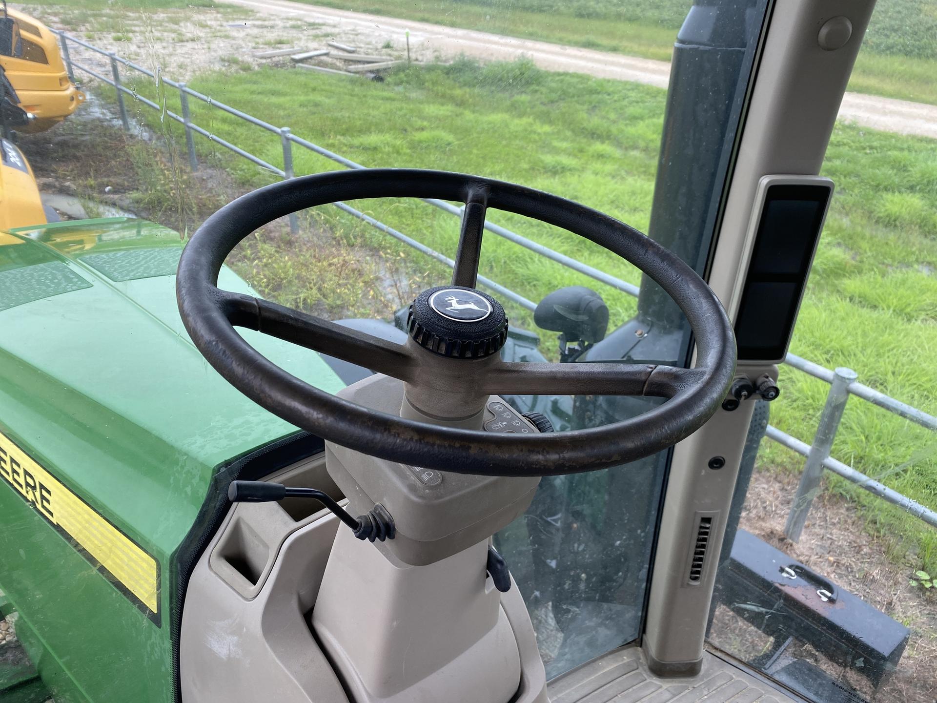 2011 John Deere 8310R