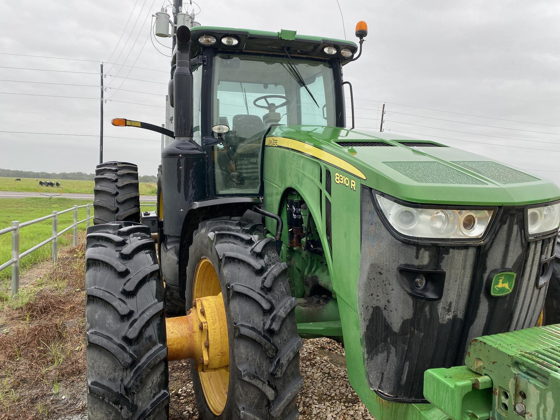 2011 John Deere 8310R