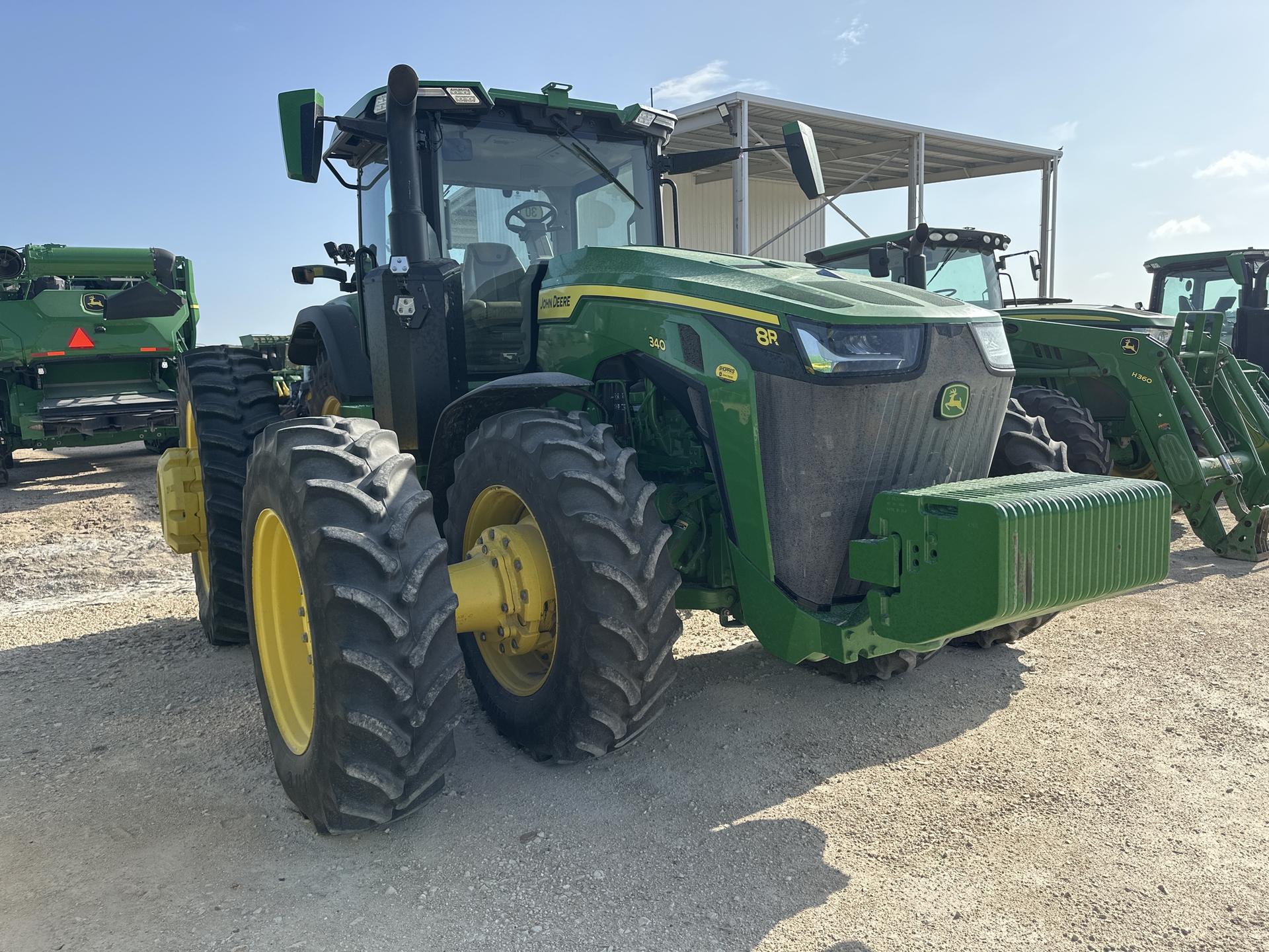 2022 John Deere 8R 340