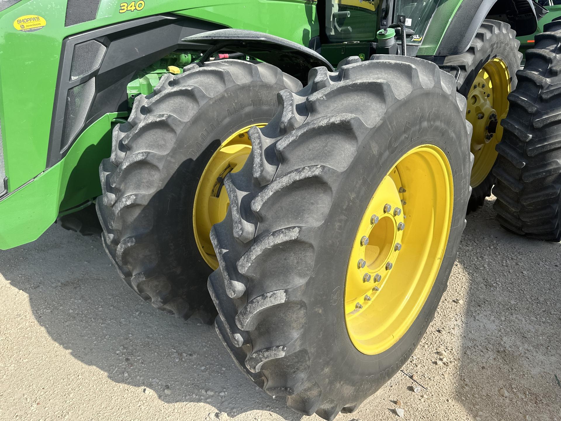 2022 John Deere 8R 340