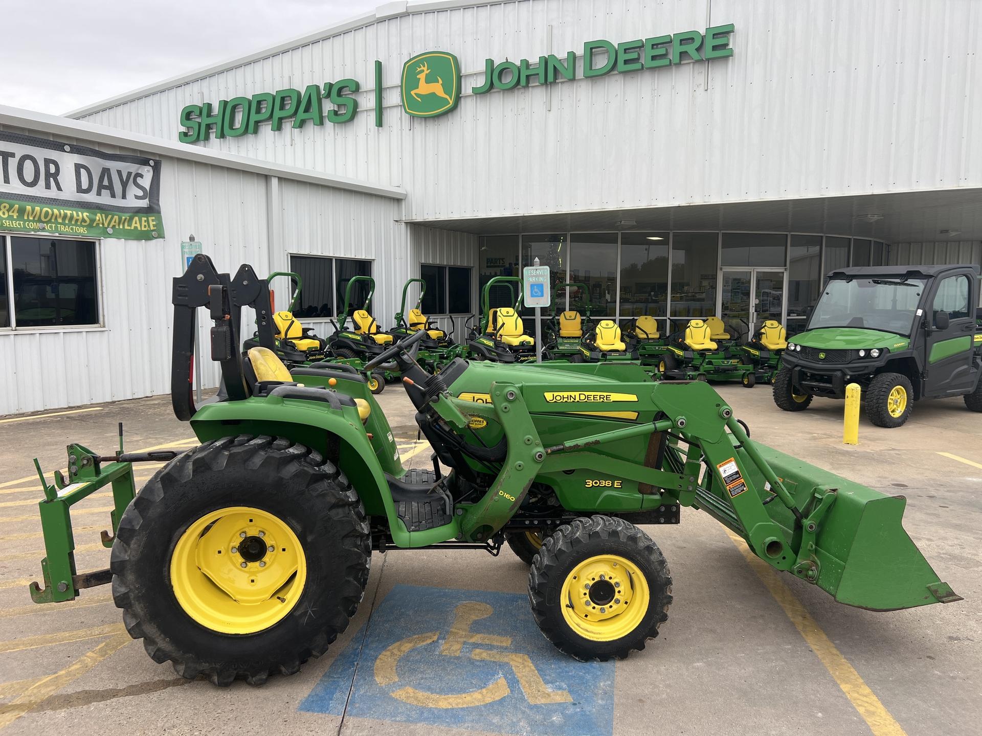 2015 John Deere 3038E