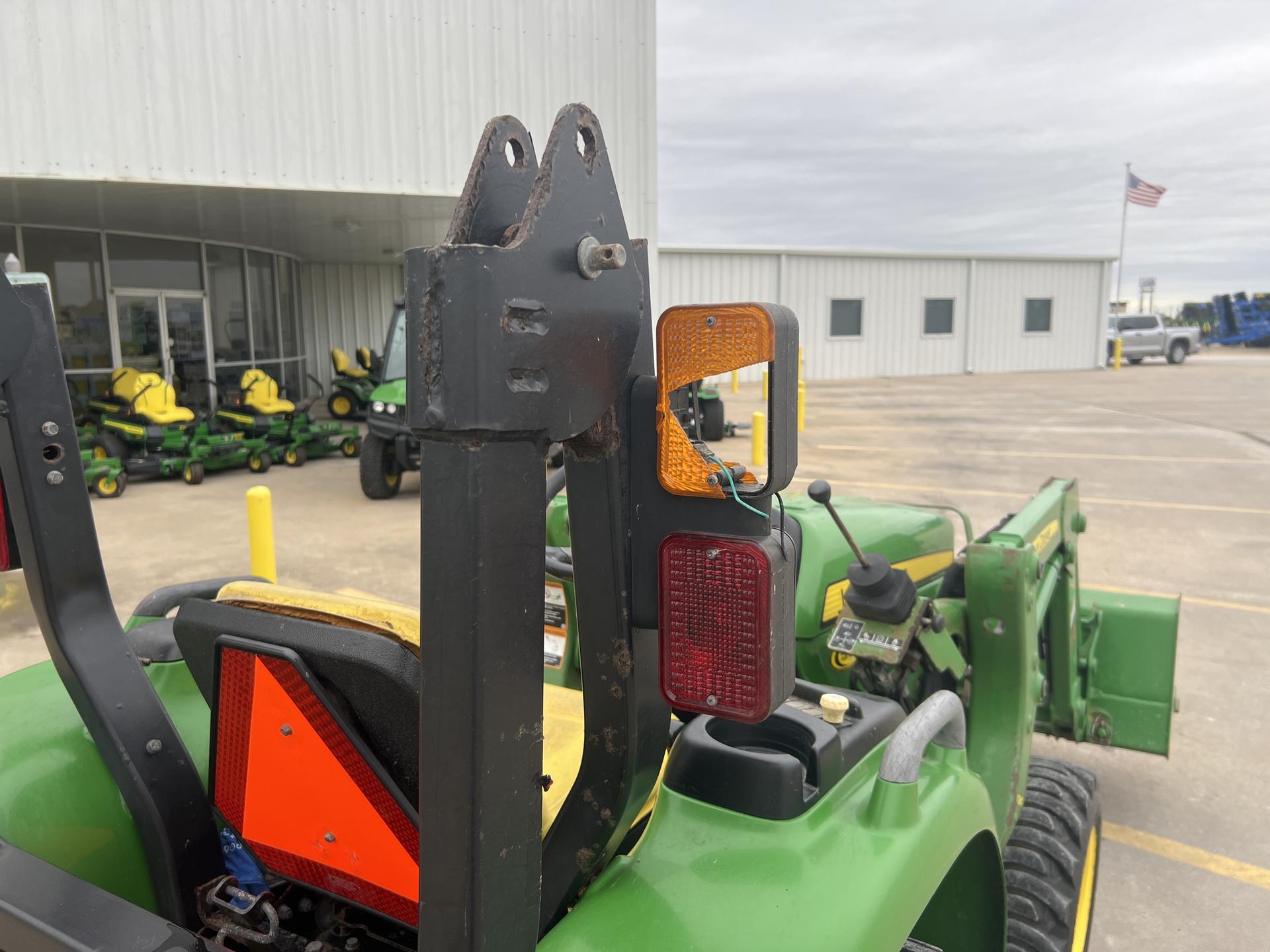 2015 John Deere 3038E