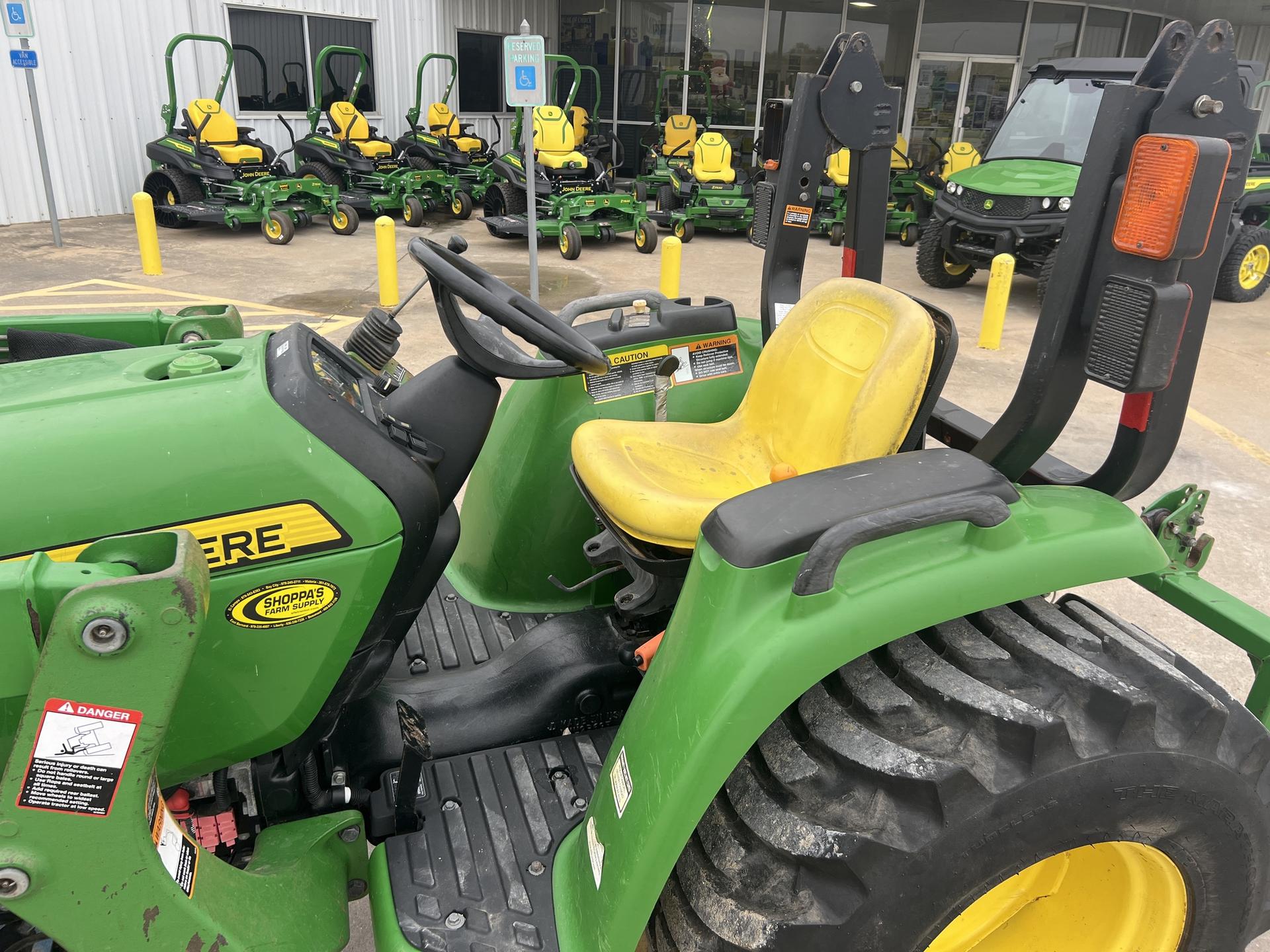 2015 John Deere 3038E