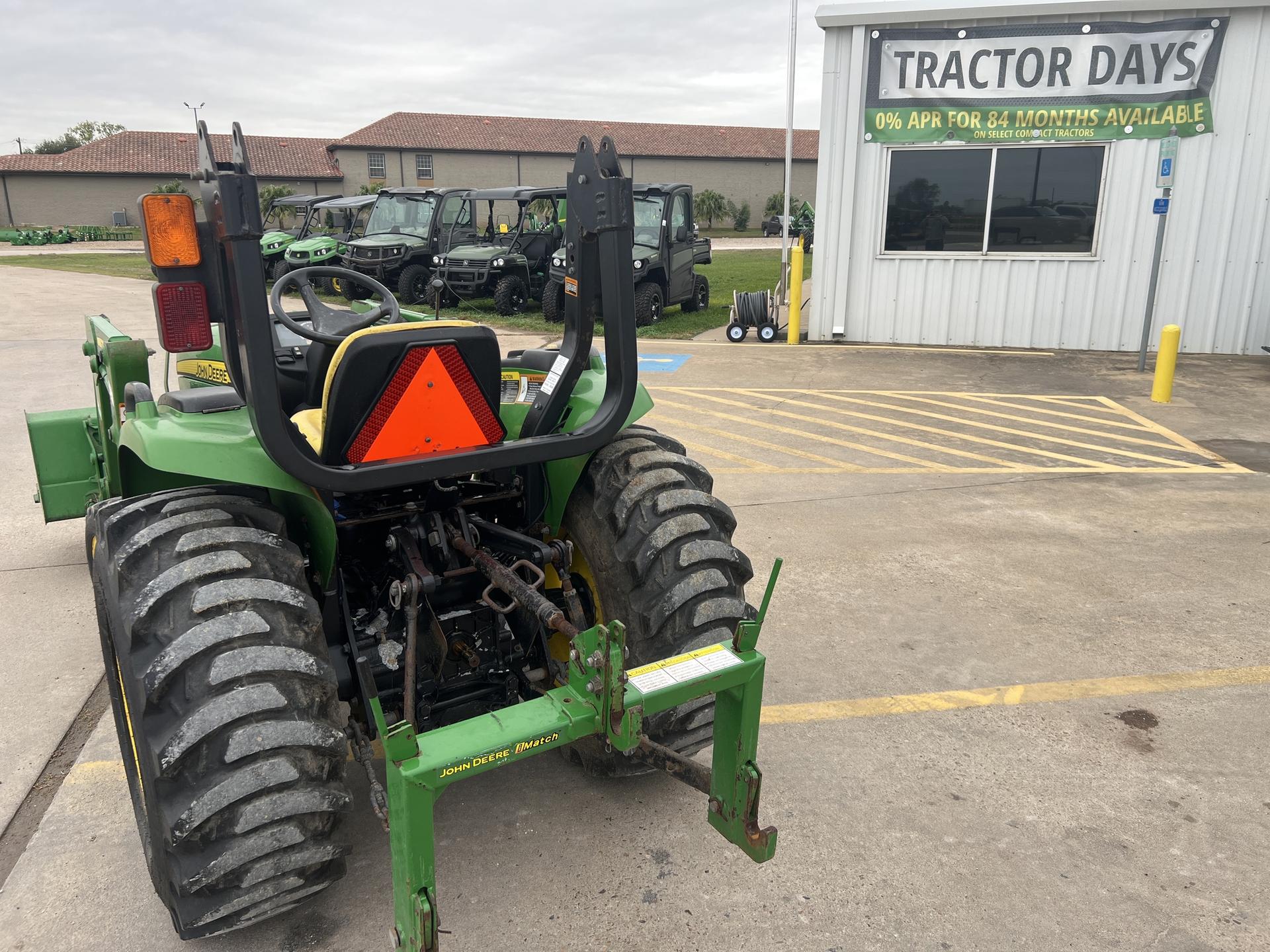 2015 John Deere 3038E