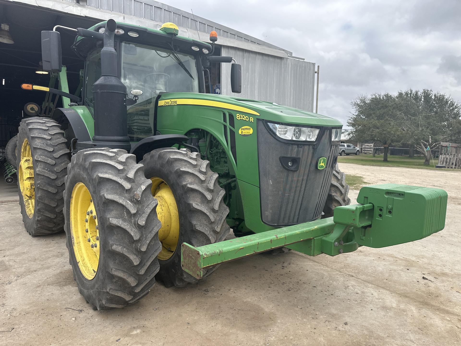 2019 John Deere 8320R Image