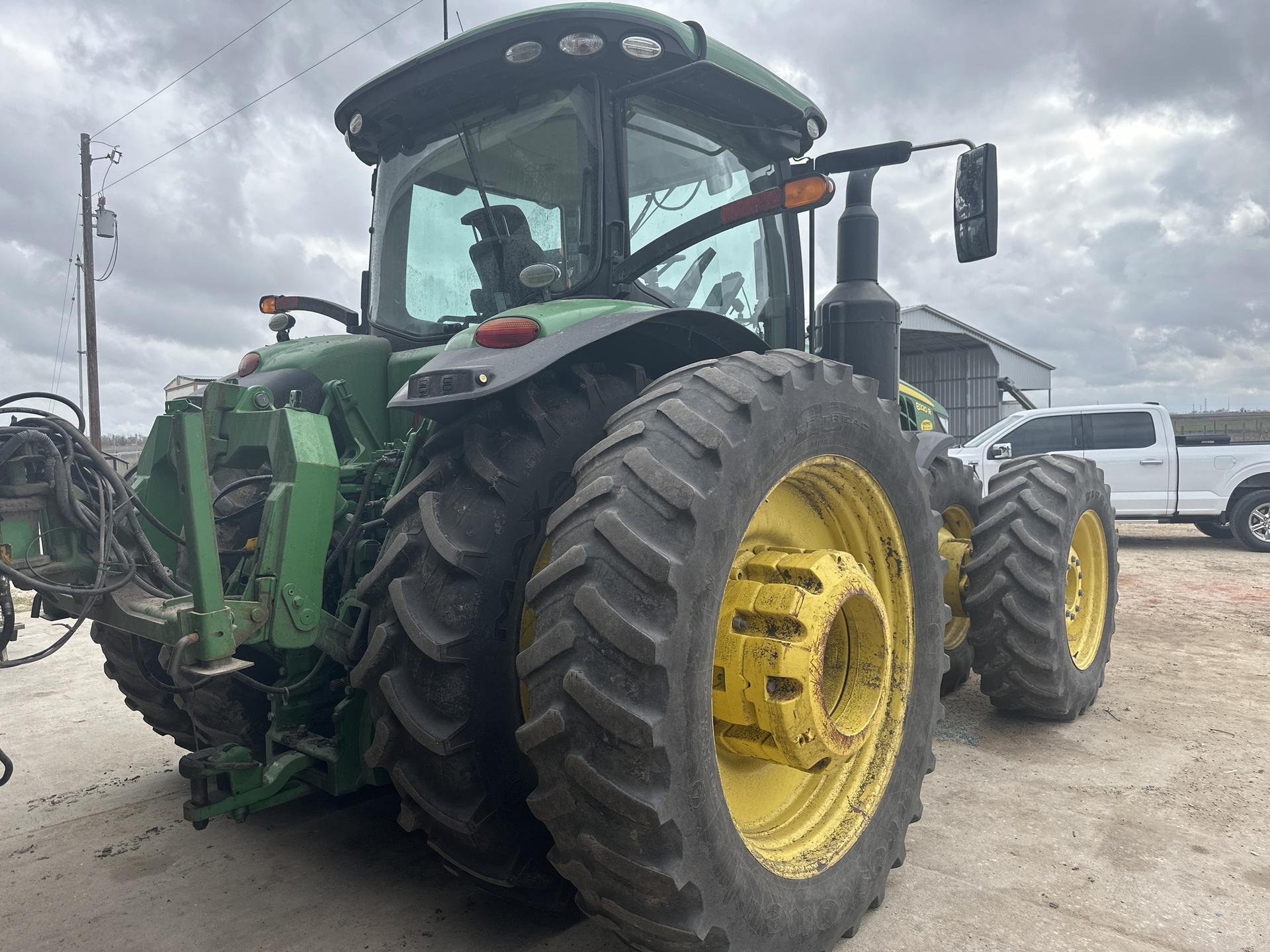 2019 John Deere 8320R Image