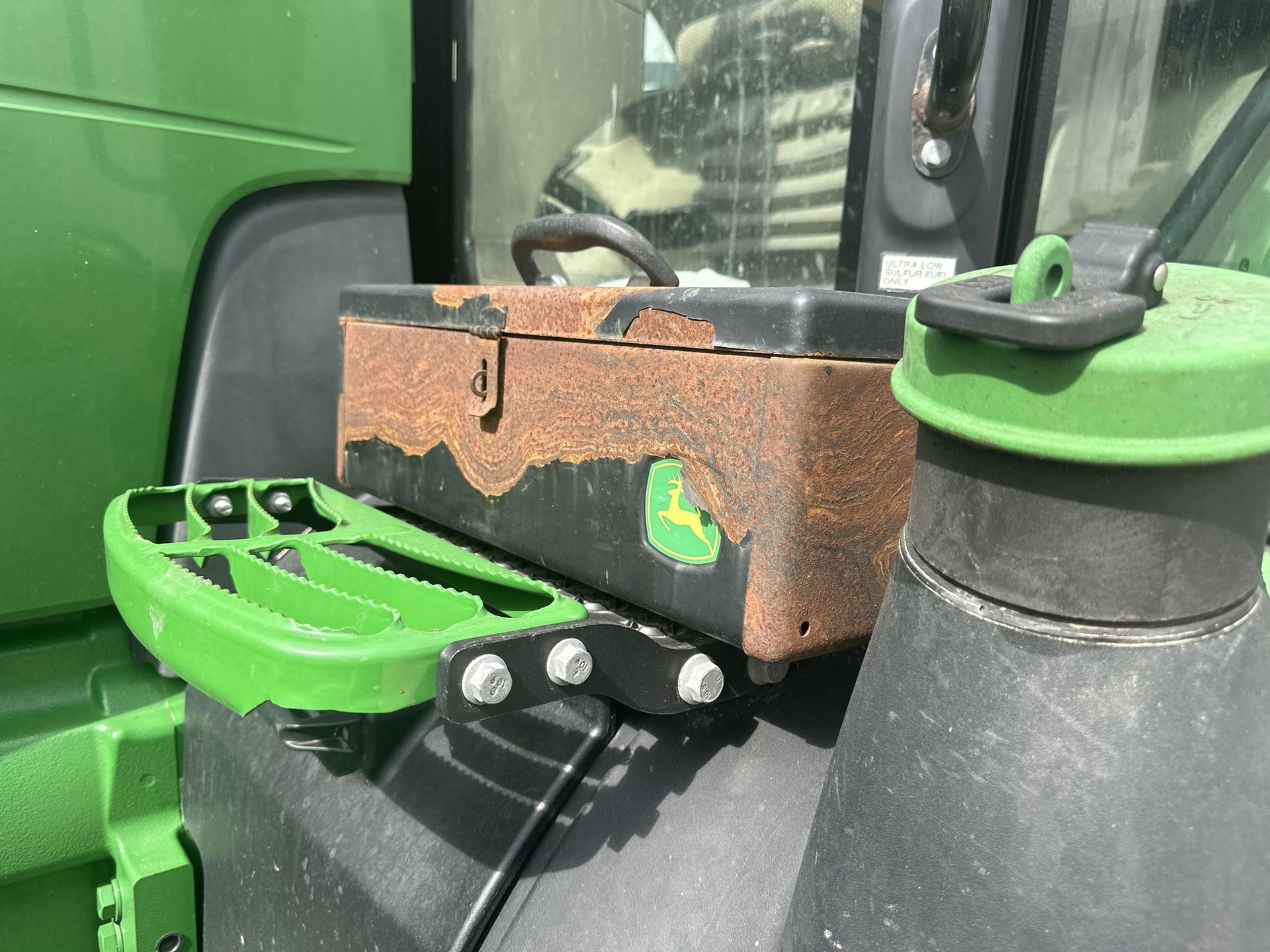 2019 John Deere 8320R Image