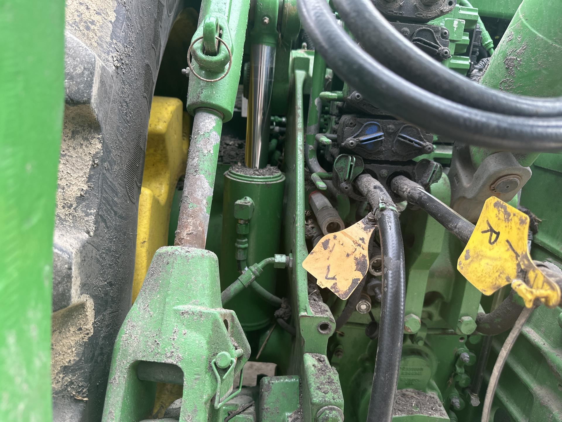 2019 John Deere 8320R Image