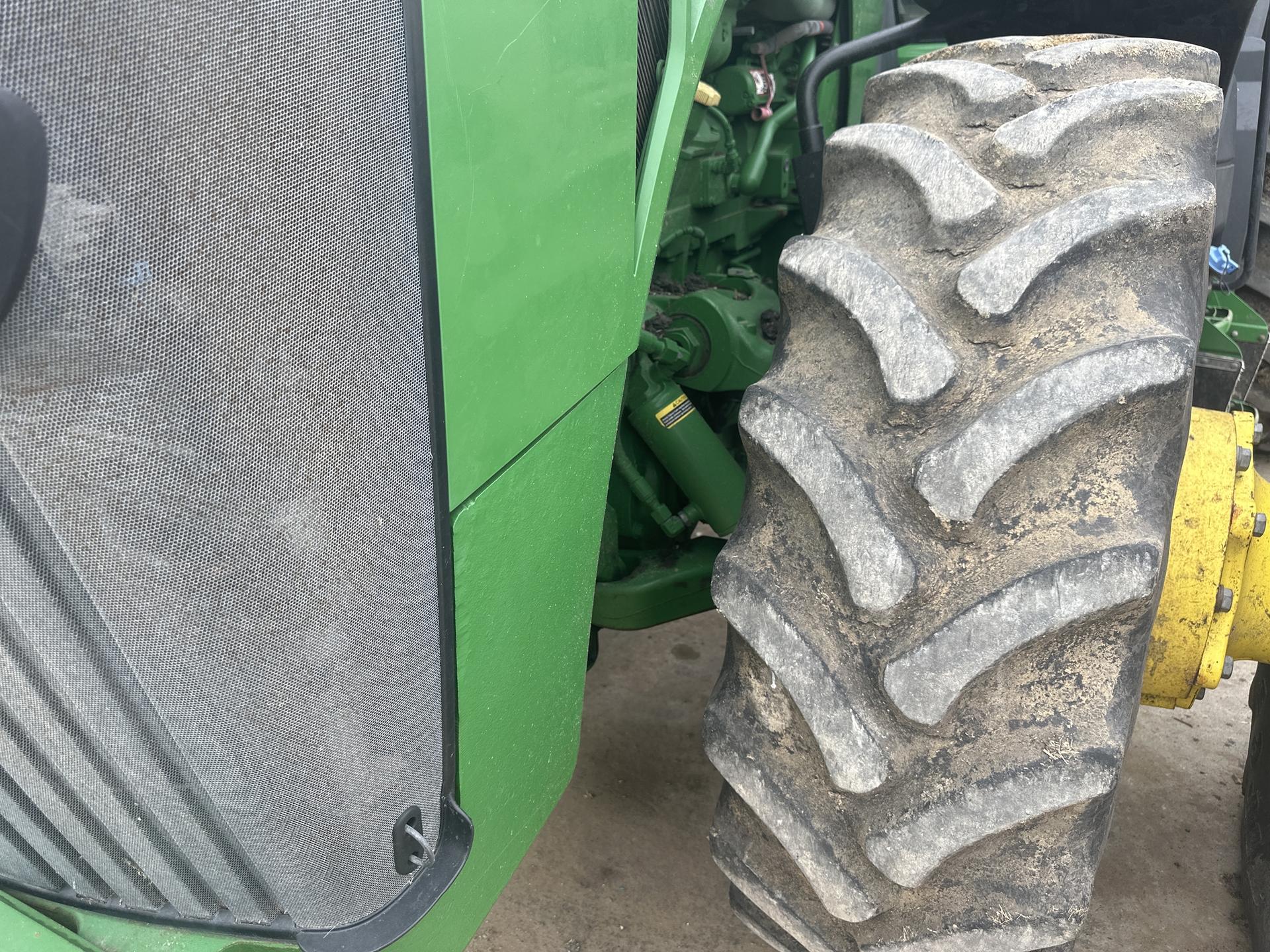 2019 John Deere 8320R Image