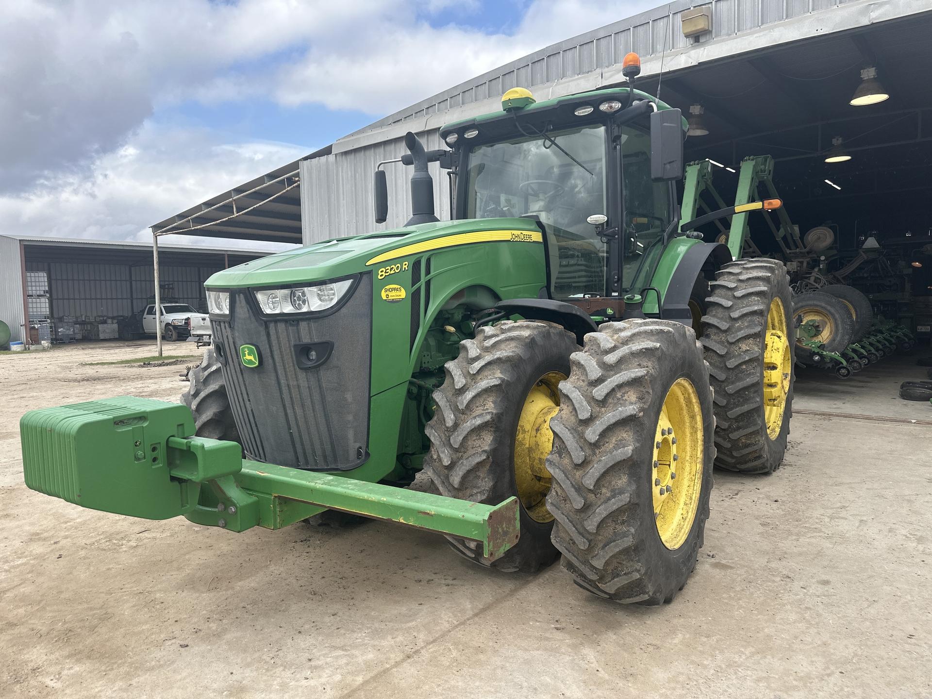 2019 John Deere 8320R Image