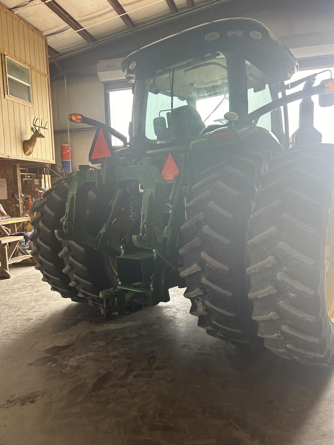 2015 John Deere 8370R