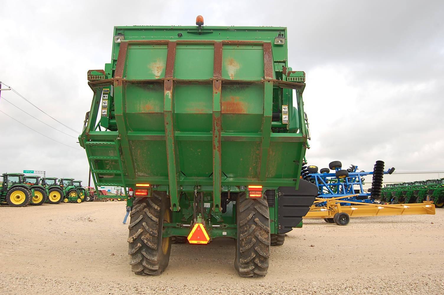 2016 John Deere CP690