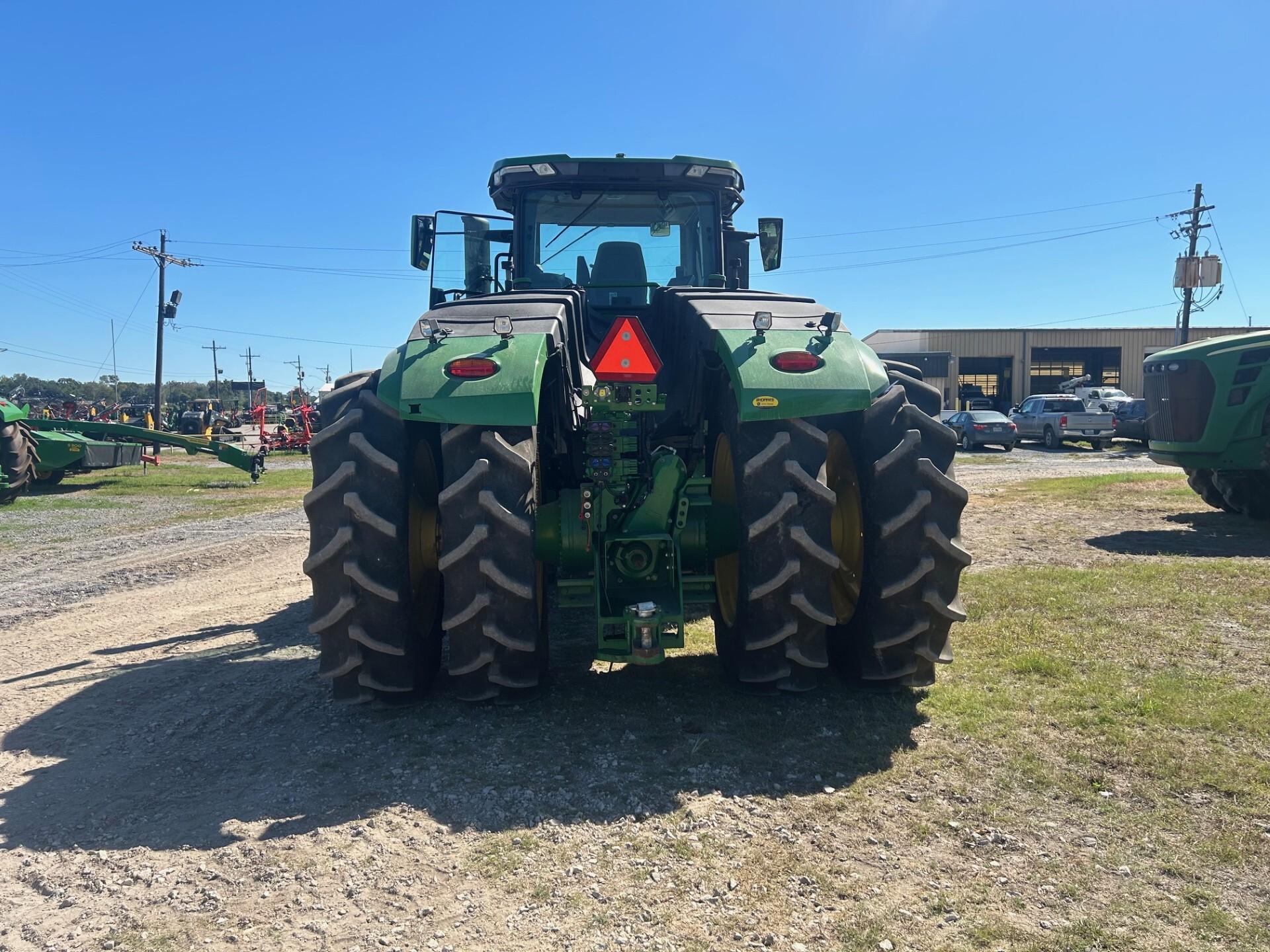 2022 John Deere 9R 640