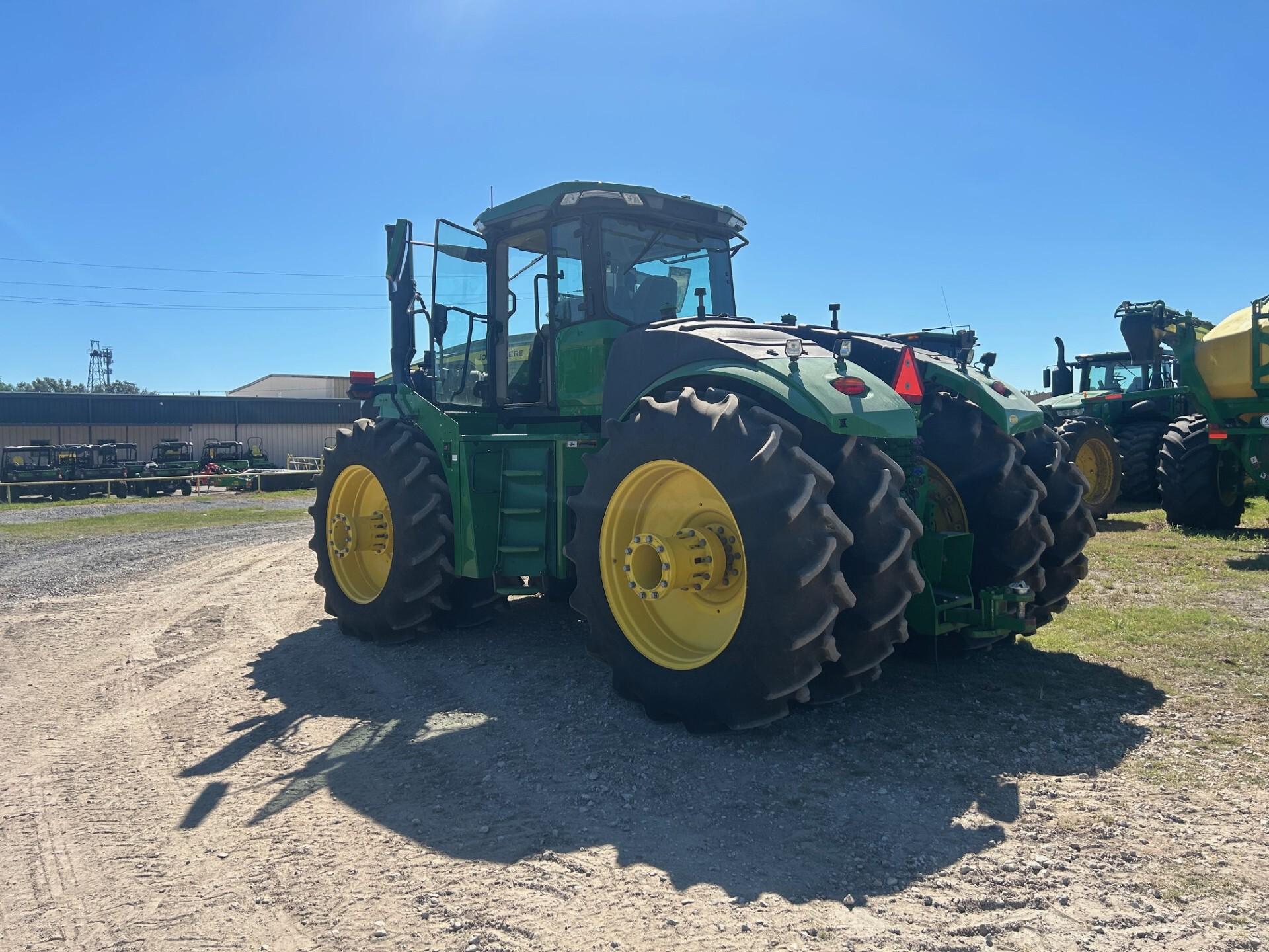 2022 John Deere 9R 640