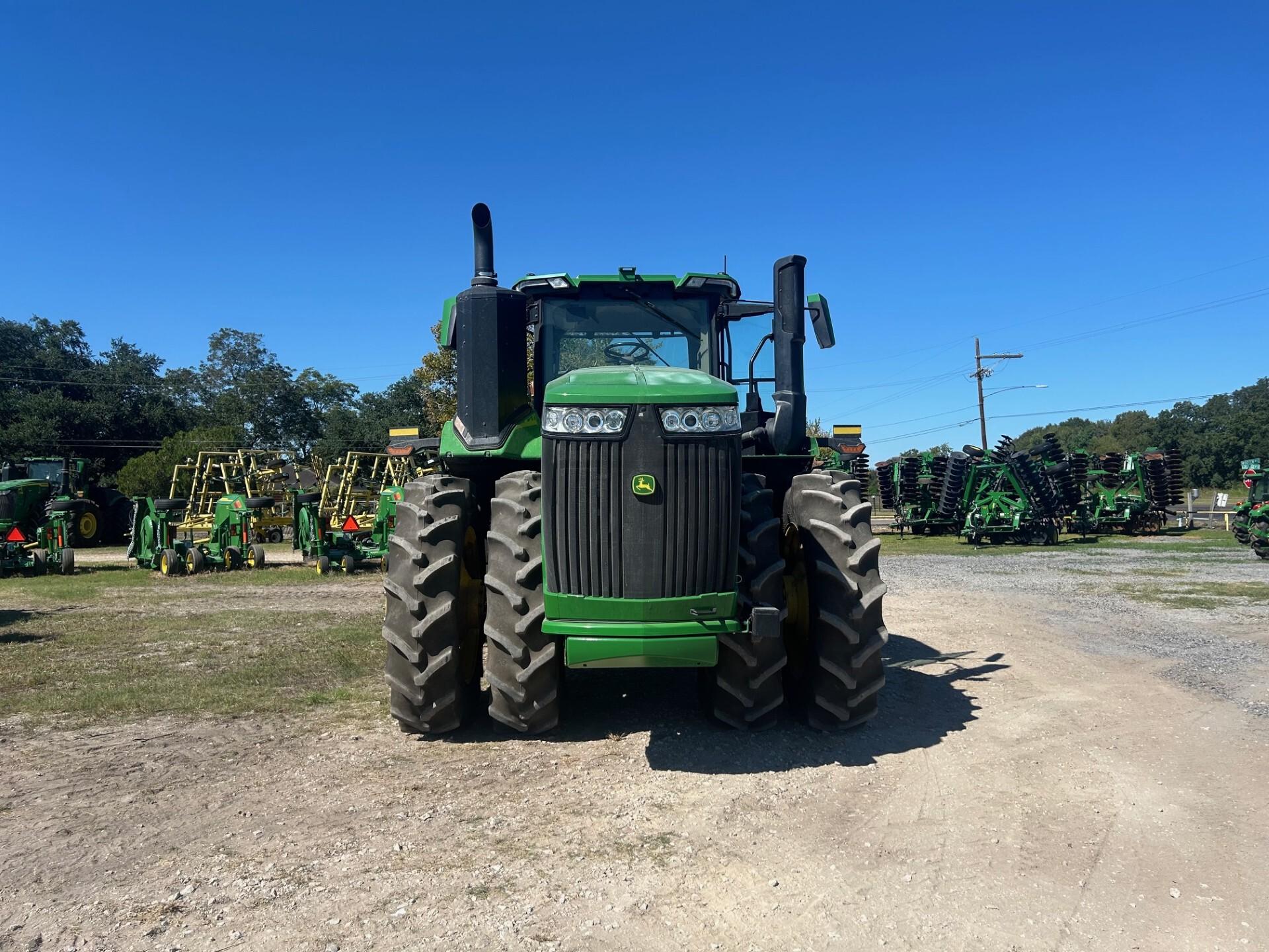 2022 John Deere 9R 640