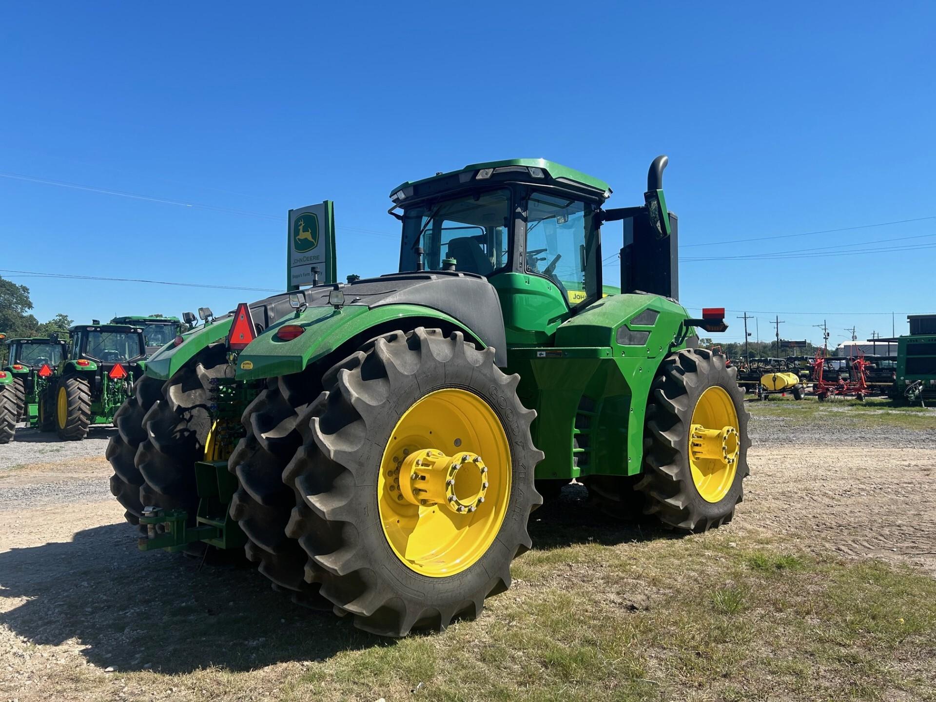 2022 John Deere 9R 640