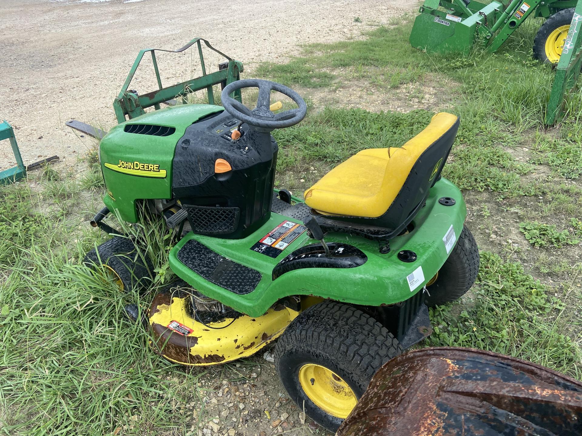 2005 John Deere L111