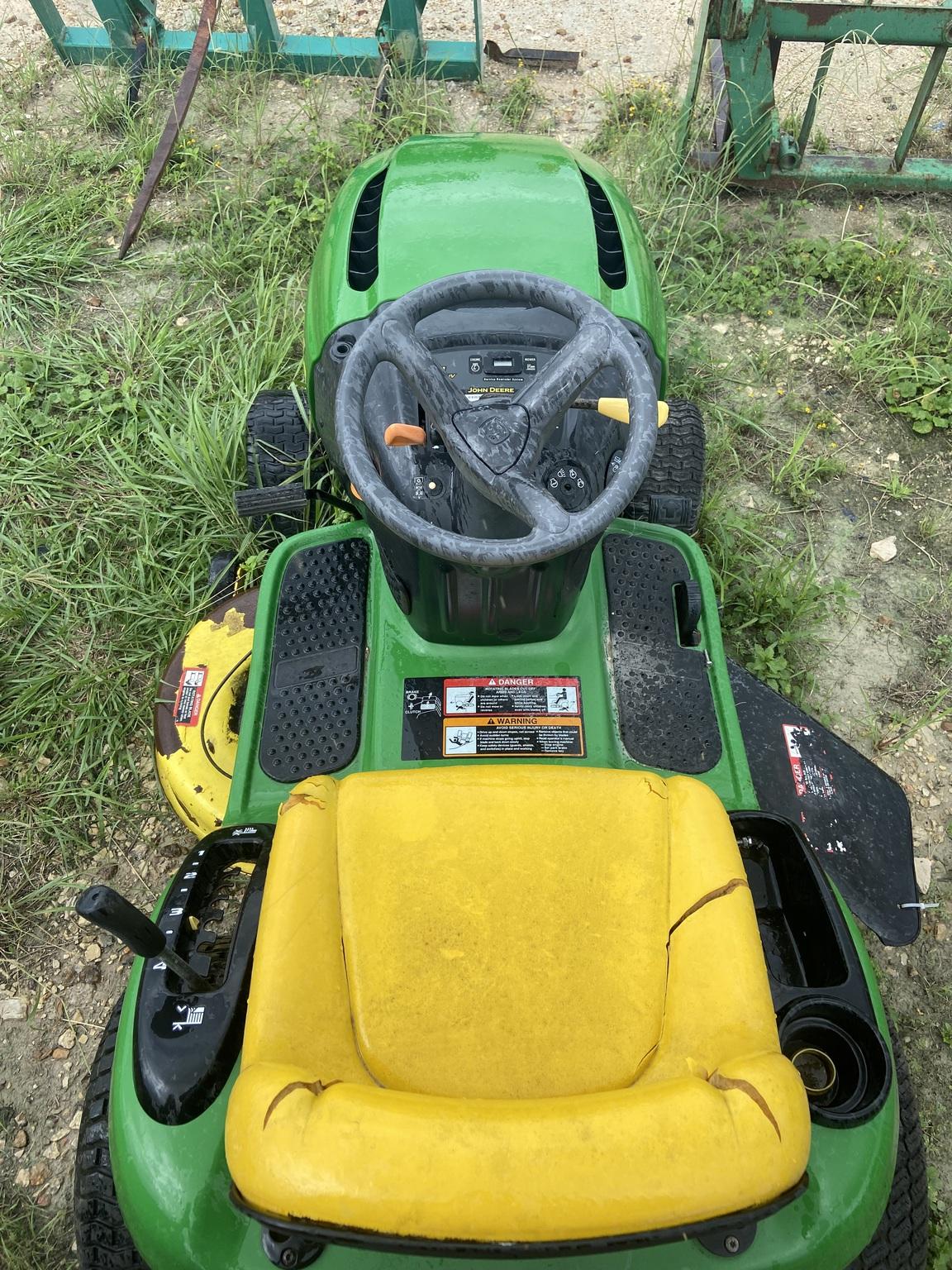 2005 John Deere L111