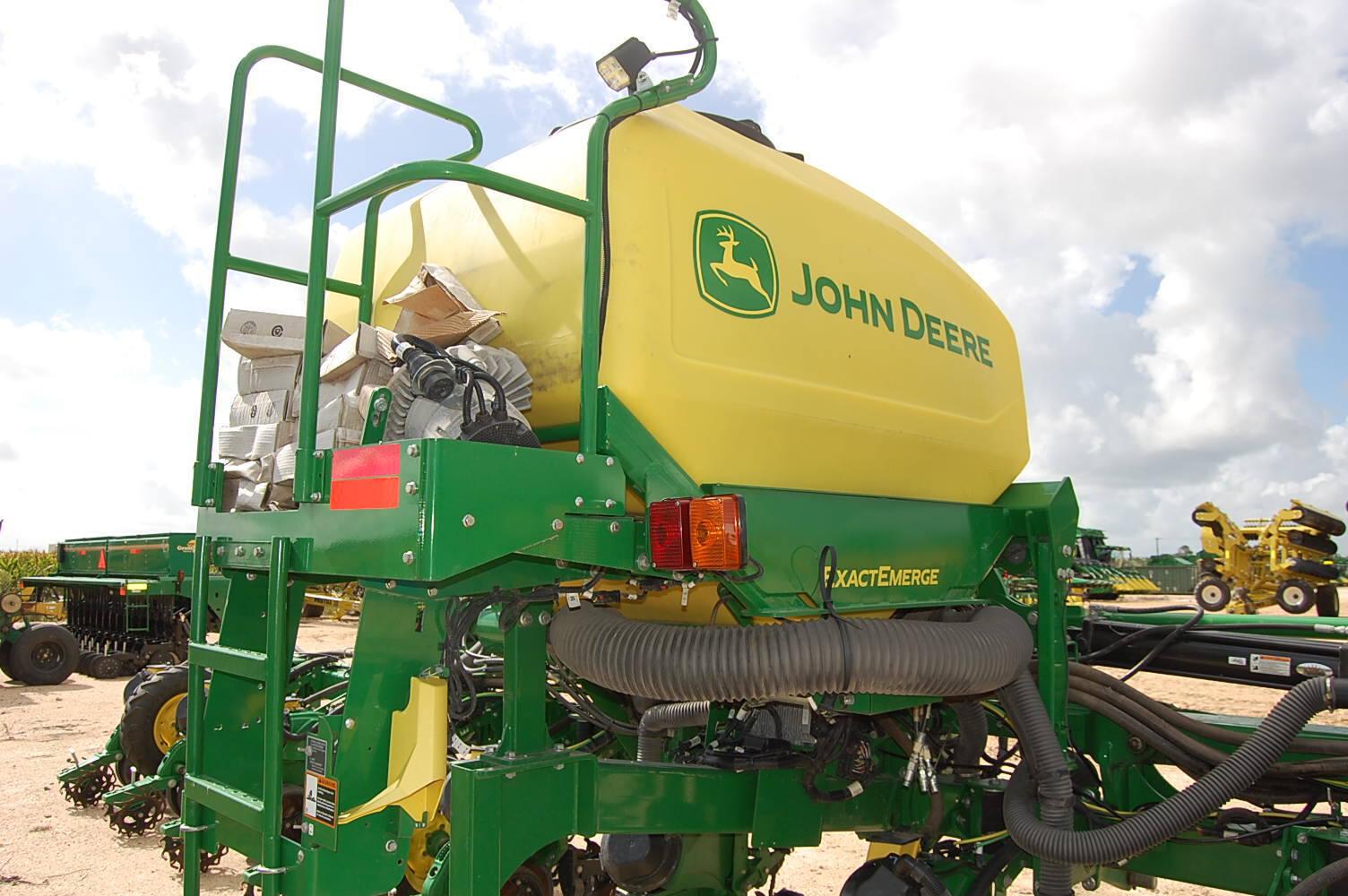 2022 John Deere DR12X