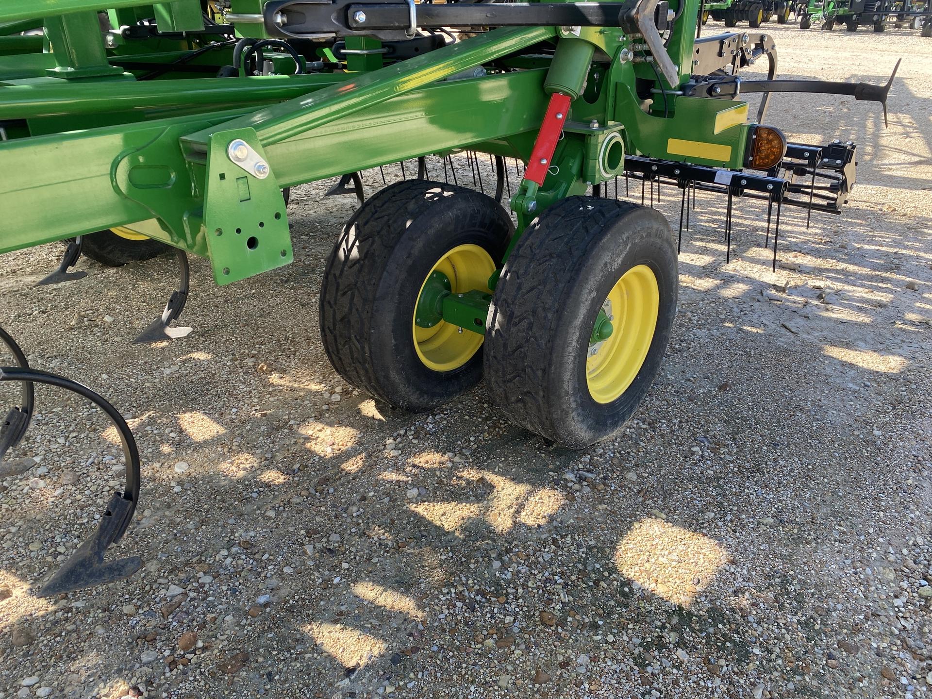 2023 John Deere 2230