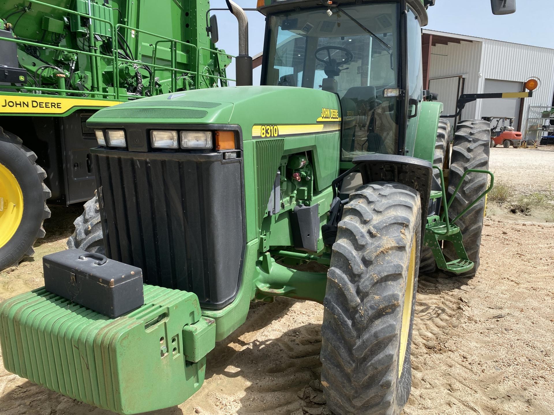 2000 John Deere 8310