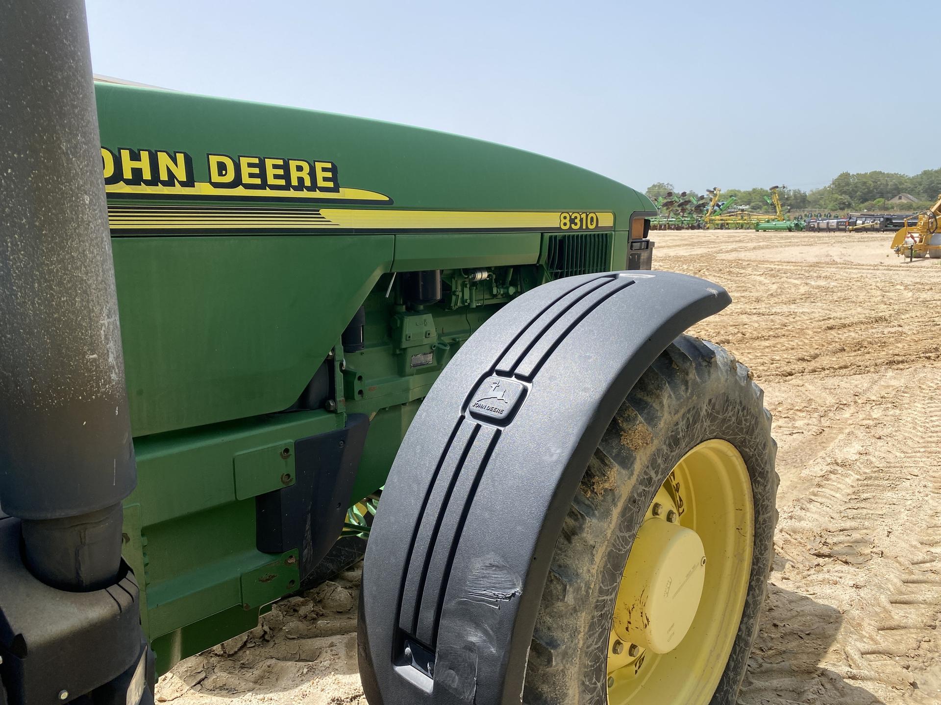 2000 John Deere 8310