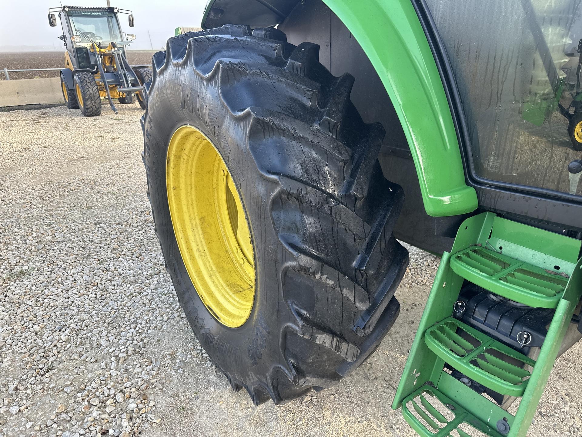 2021 John Deere 6120M