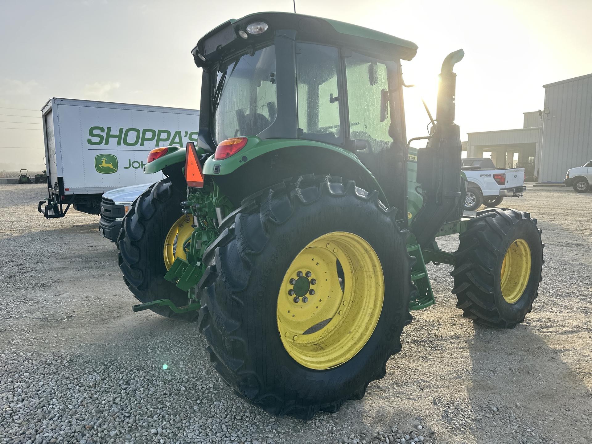 2021 John Deere 6120M