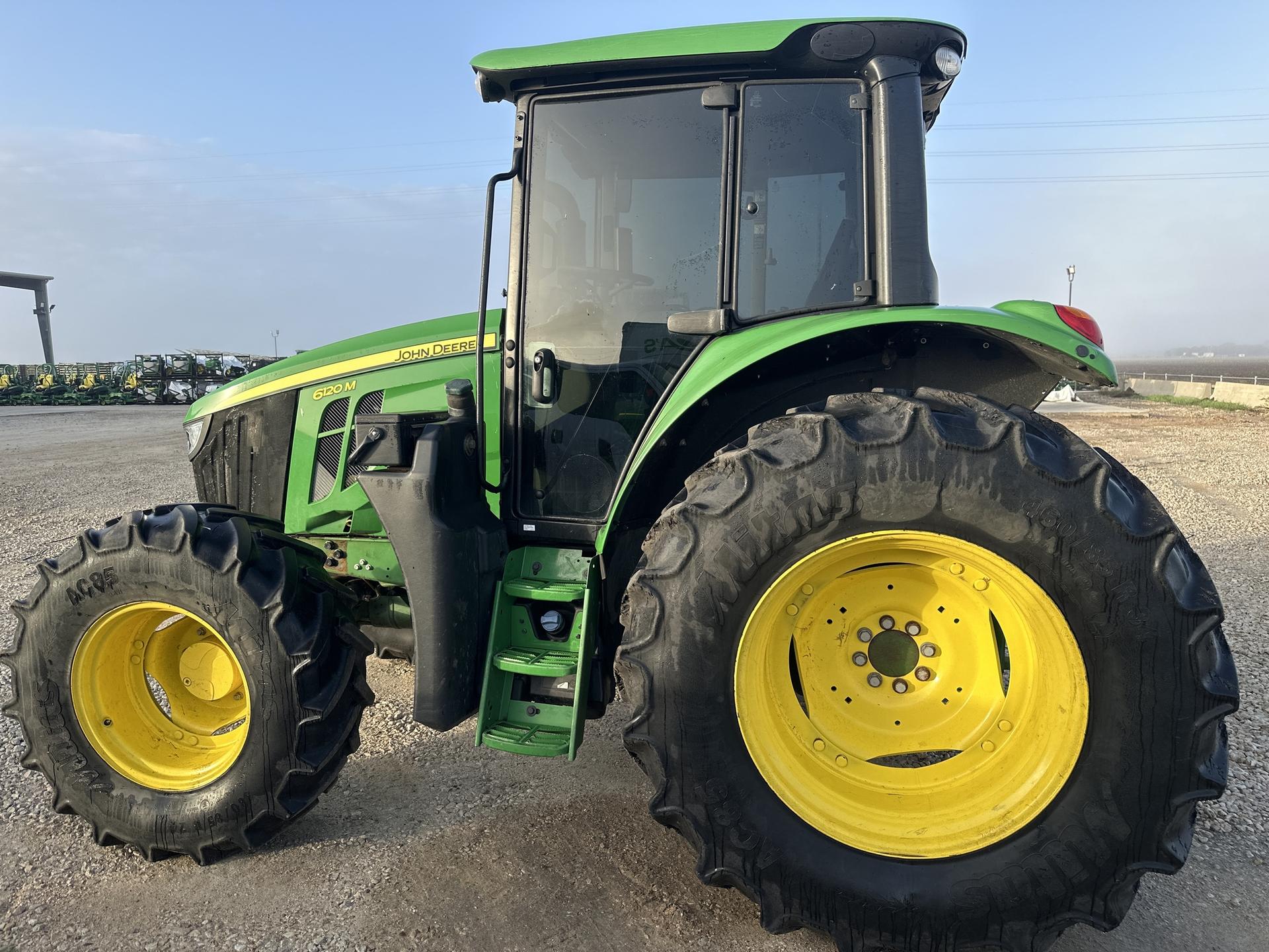 2021 John Deere 6120M