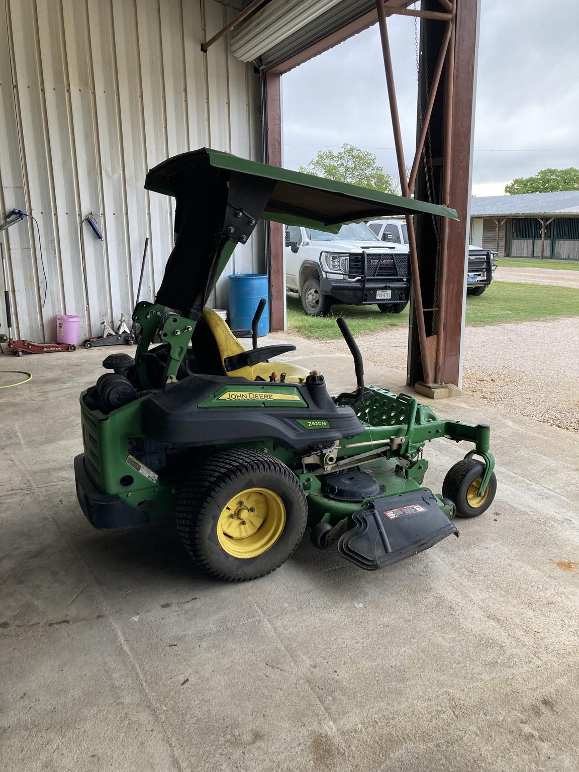 John Deere Z920M Image