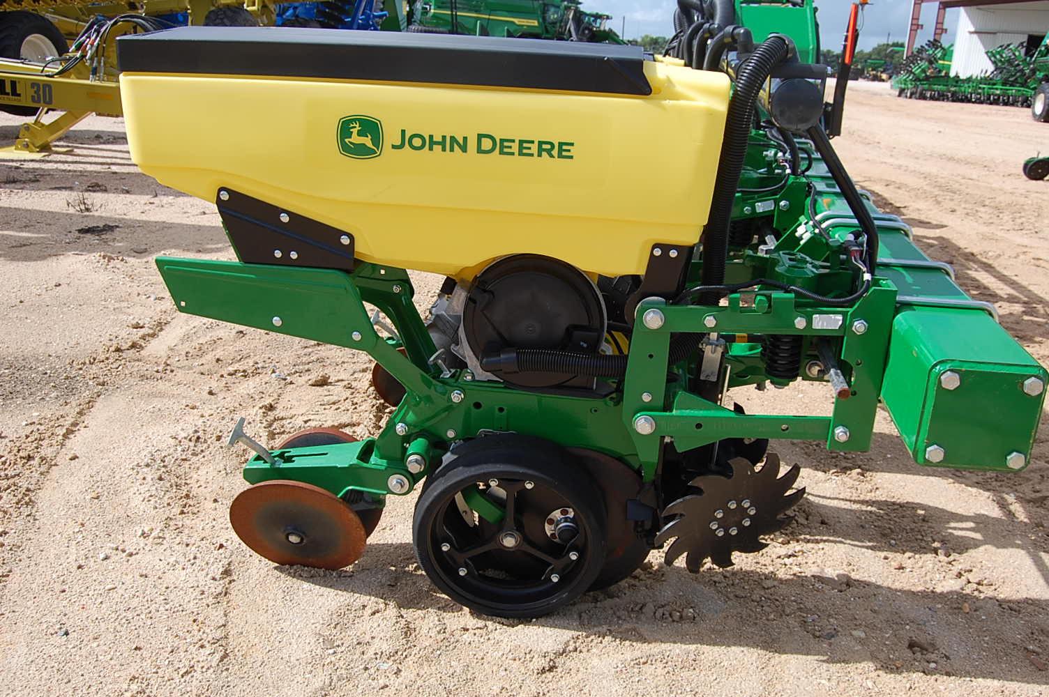 2024 John Deere 1725