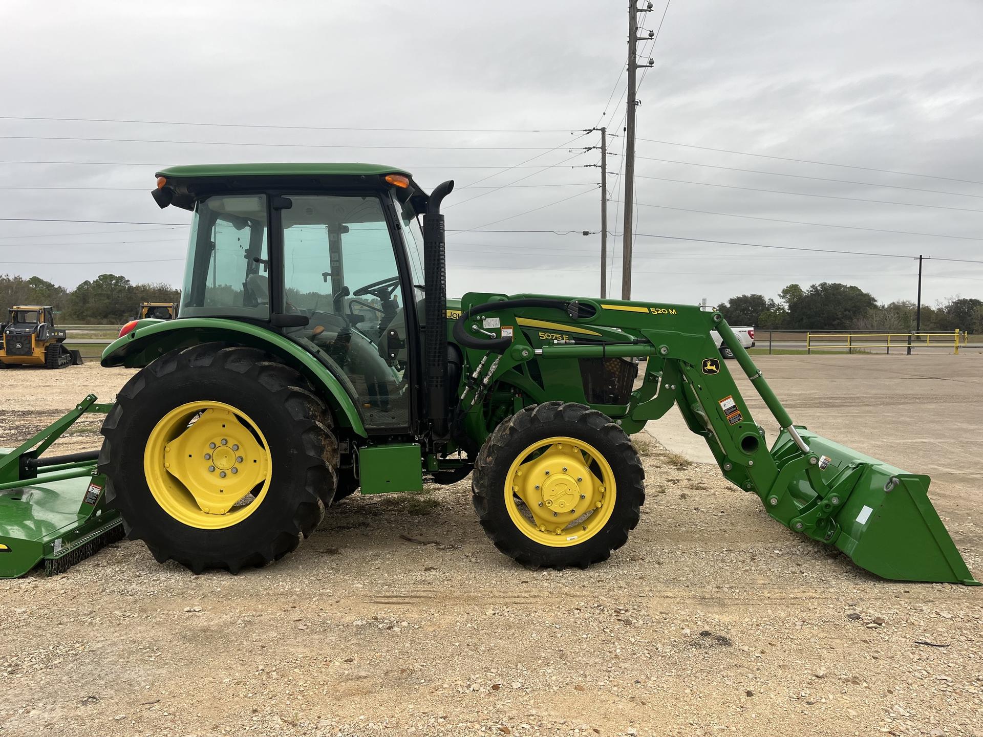 2022 John Deere 5075E