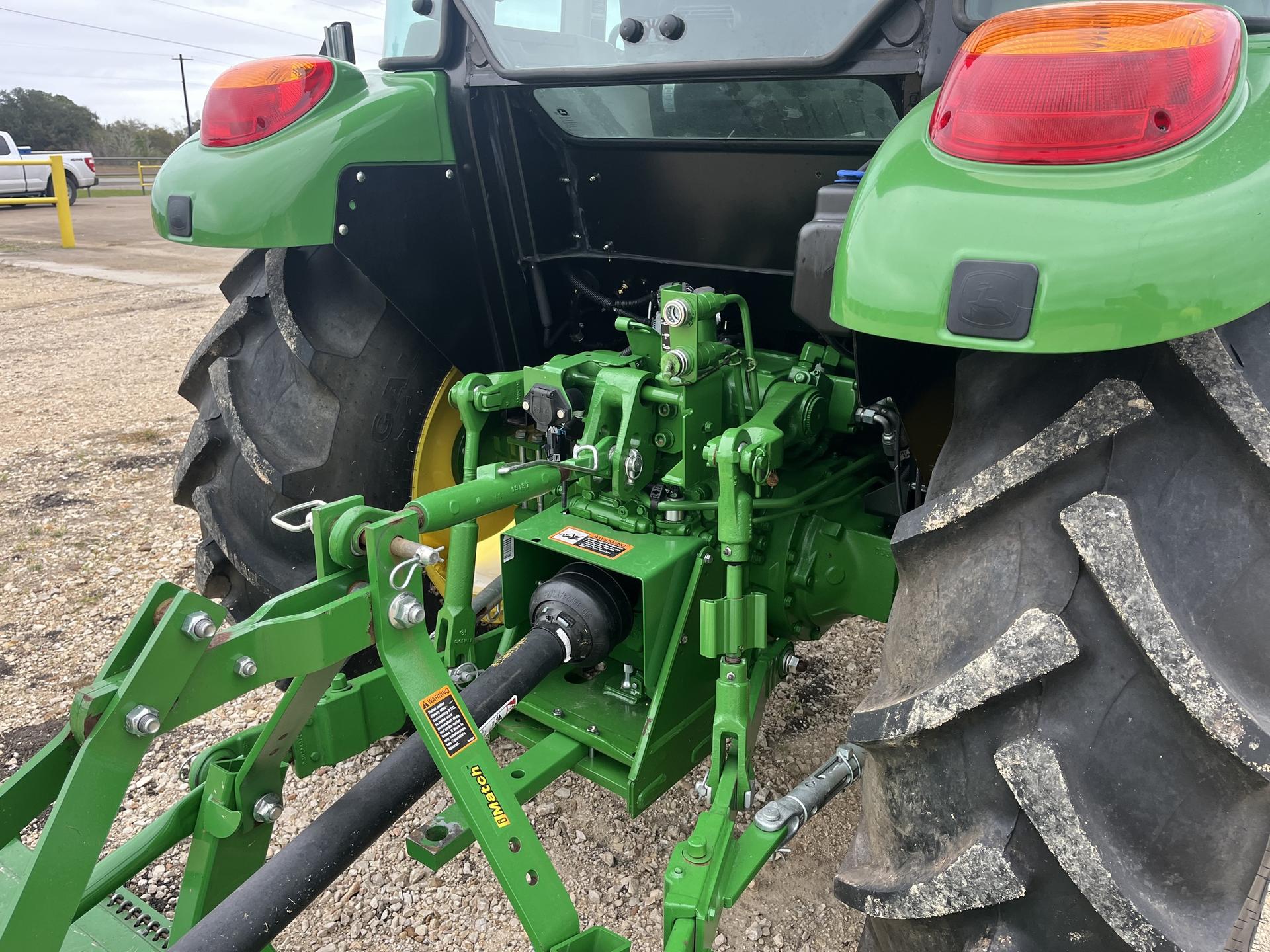 2022 John Deere 5075E