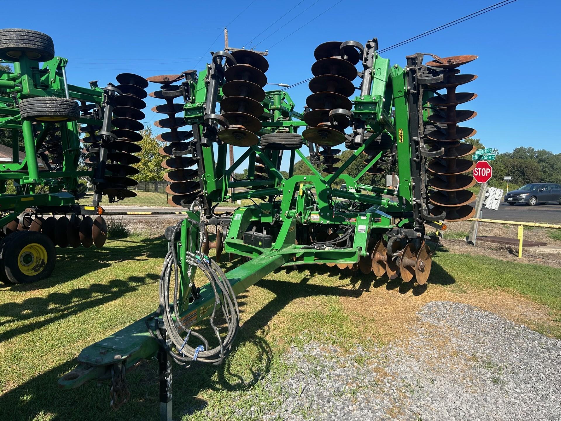 2023 John Deere 2633 LT FOLD DISK – 36’5″