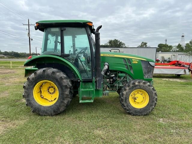 2016 John Deere 5100E