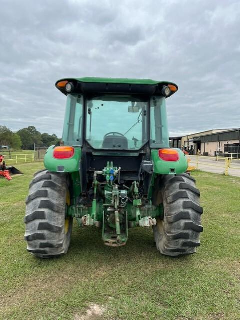 2016 John Deere 5100E