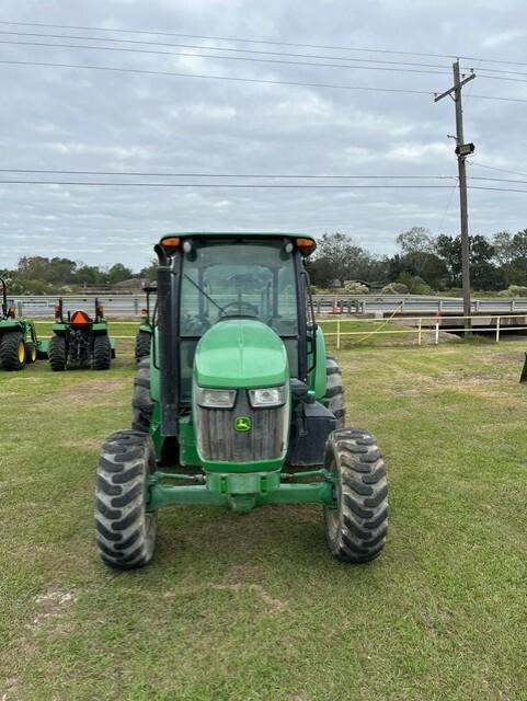 2016 John Deere 5100E