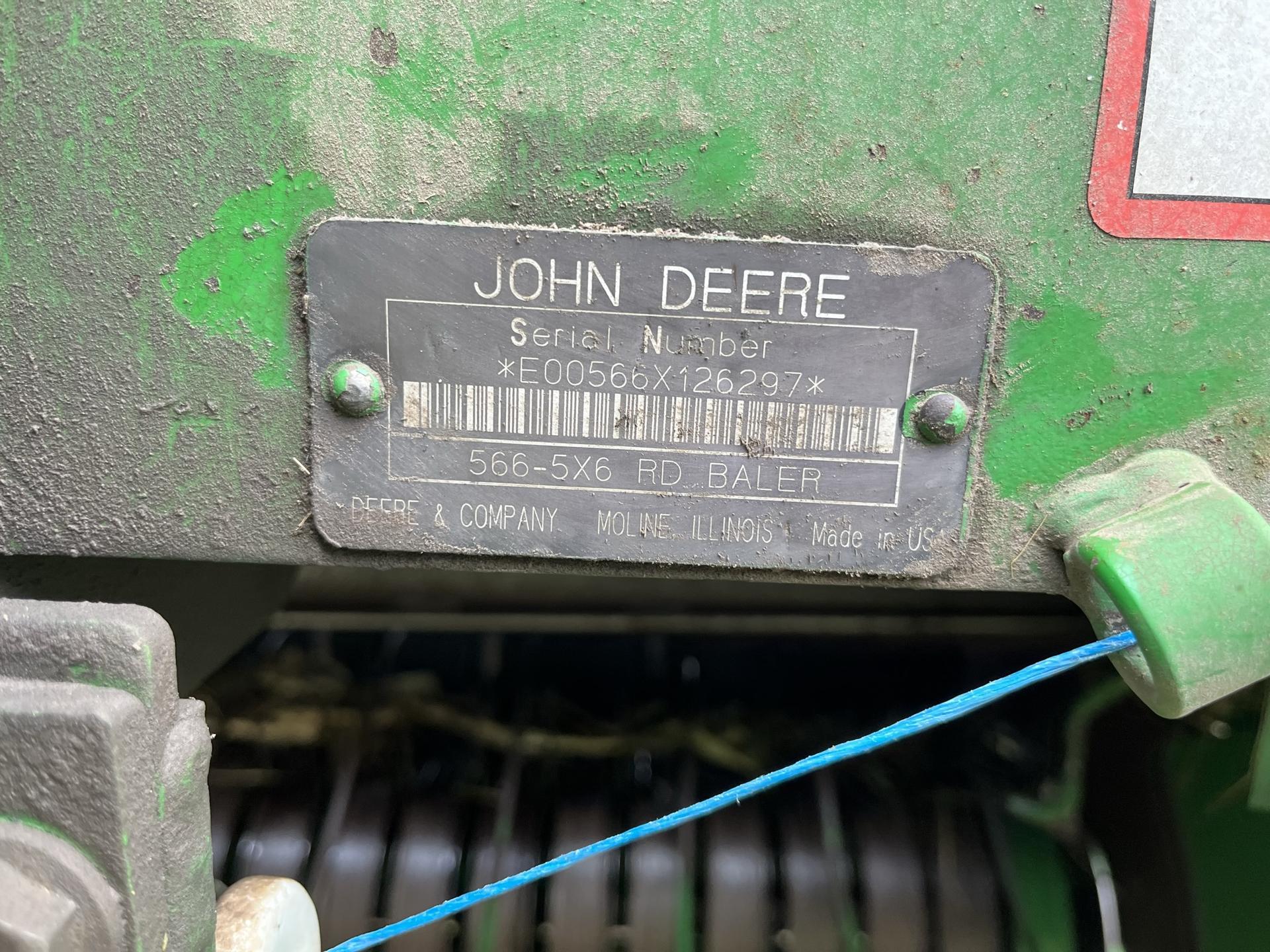 1997 John Deere 566